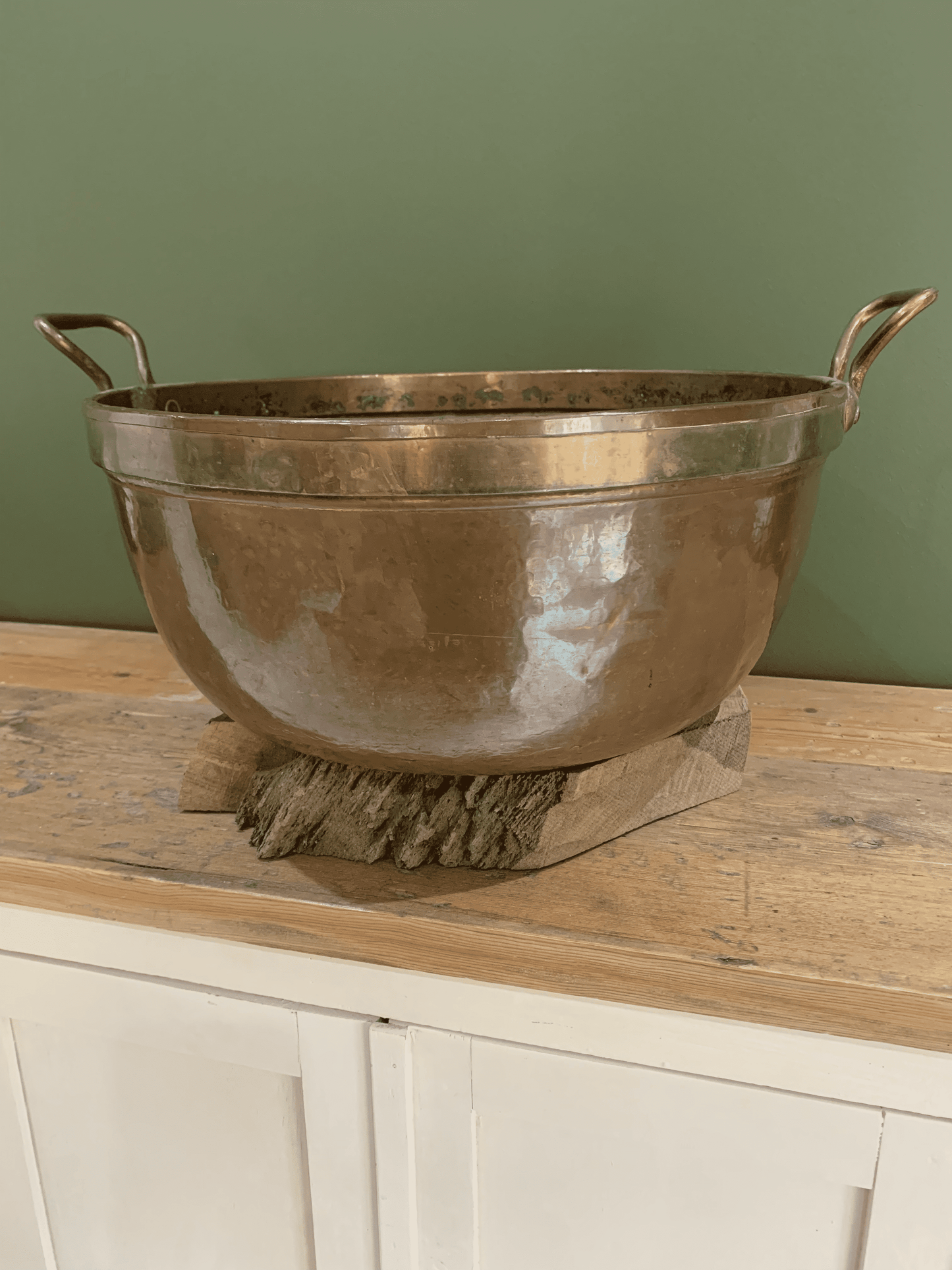 Exquisite Artistry: Antique Copper and Brass Pot for Your Home