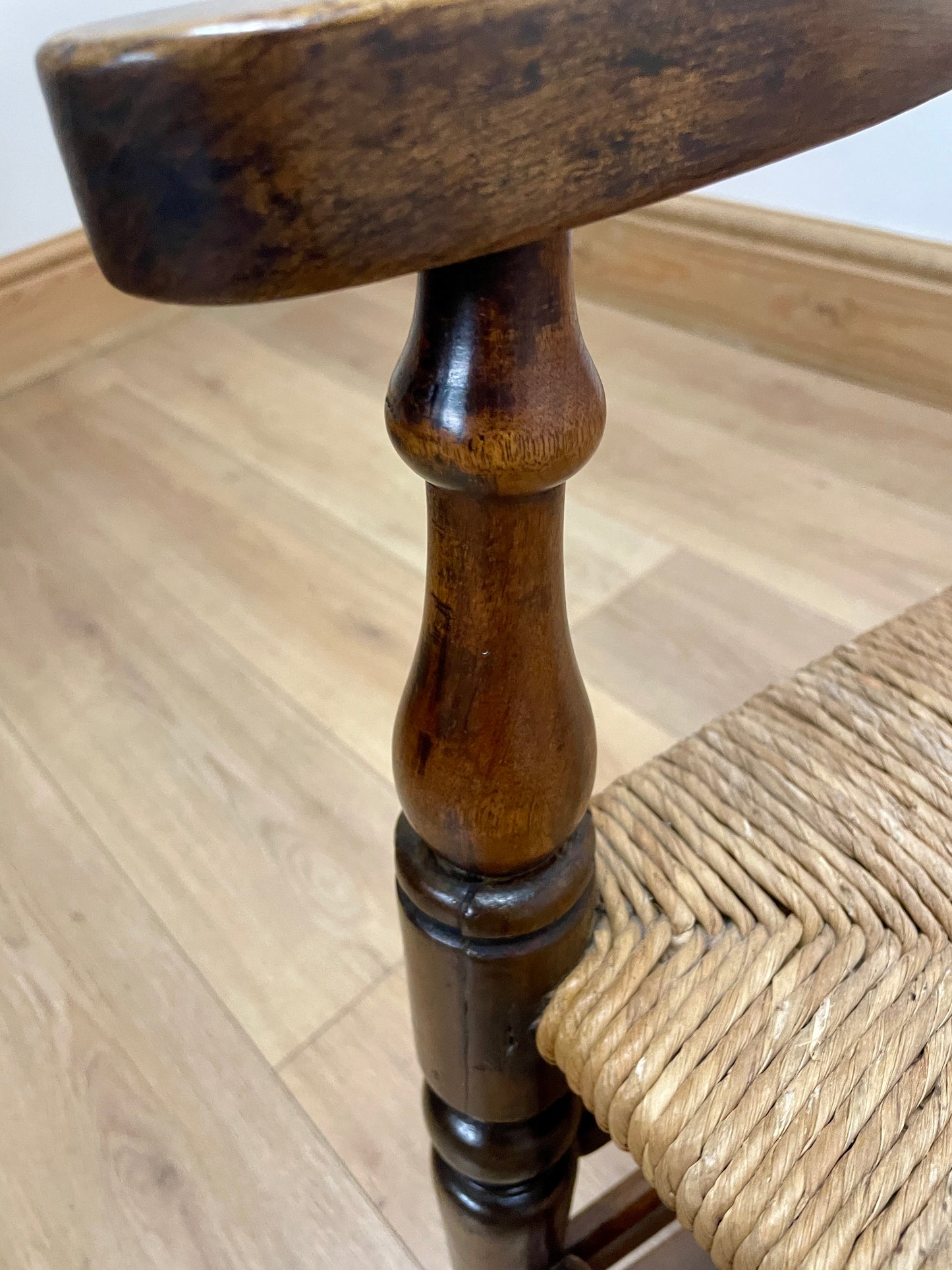 Antique Rush Seated Rocking Chair – Traditional Wooden Rocker