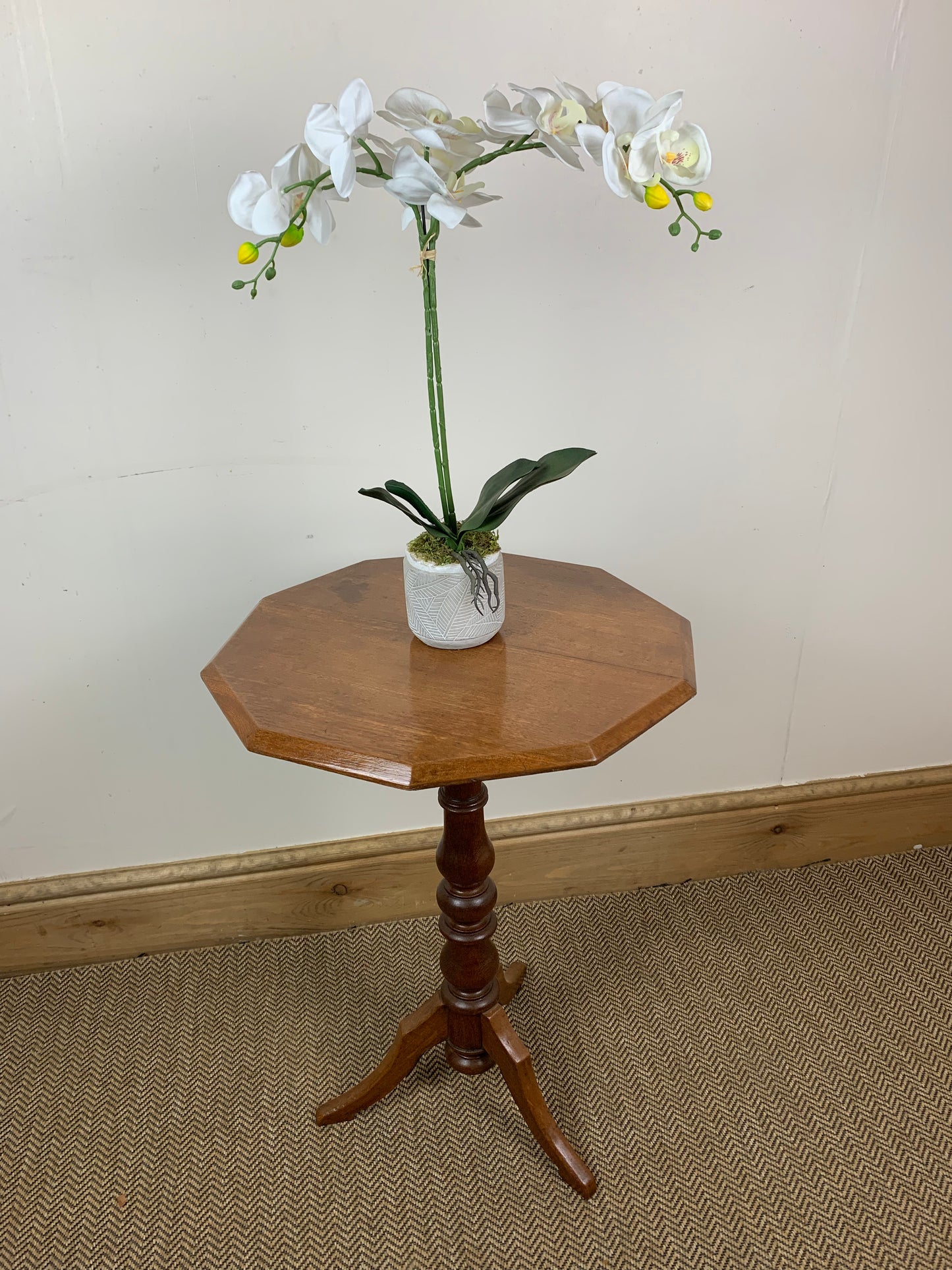 Victorian Grandeur: Ornate Tilt-Top Table