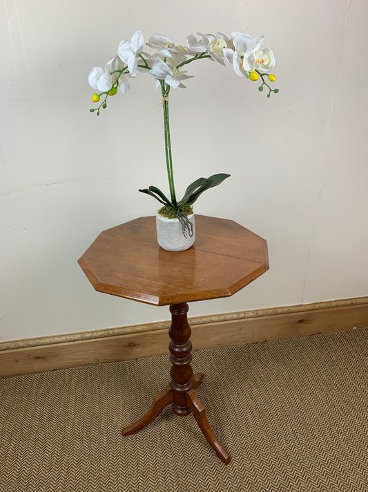 Victorian Grandeur: Ornate Tilt-Top Table