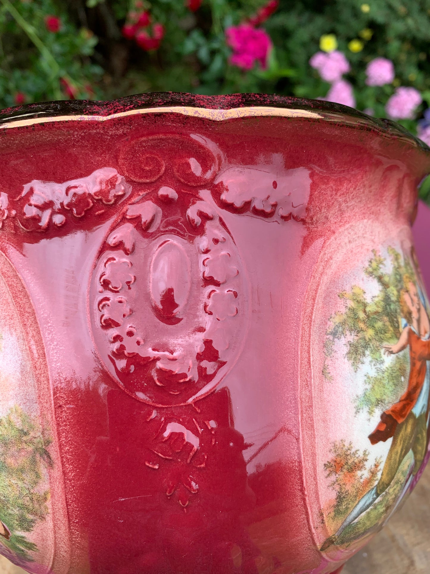 Vintage Red Plant Pot - Timeless Beauty and Vibrant Charm