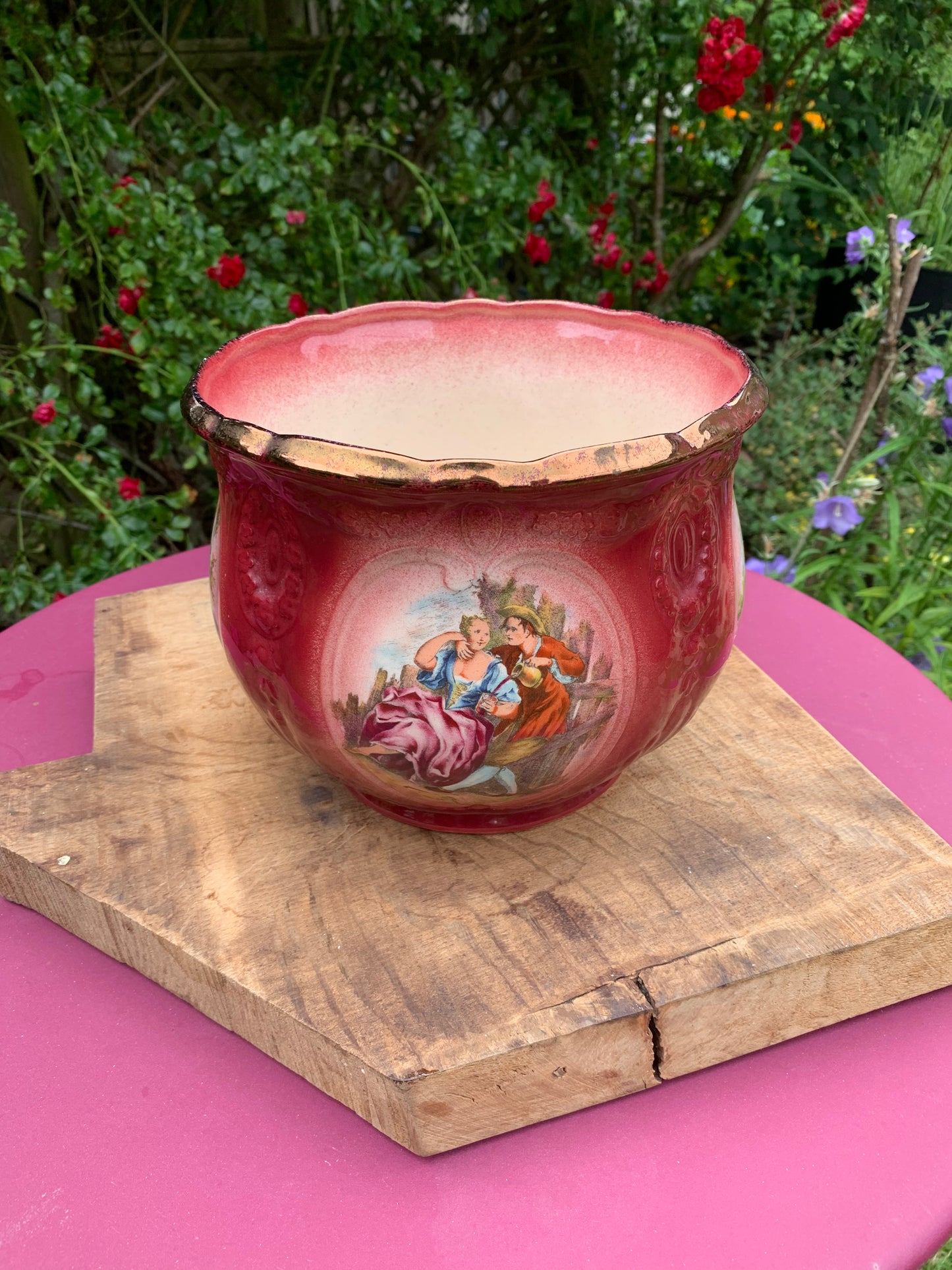 Vintage Red Plant Pot - Timeless Beauty and Vibrant Charm