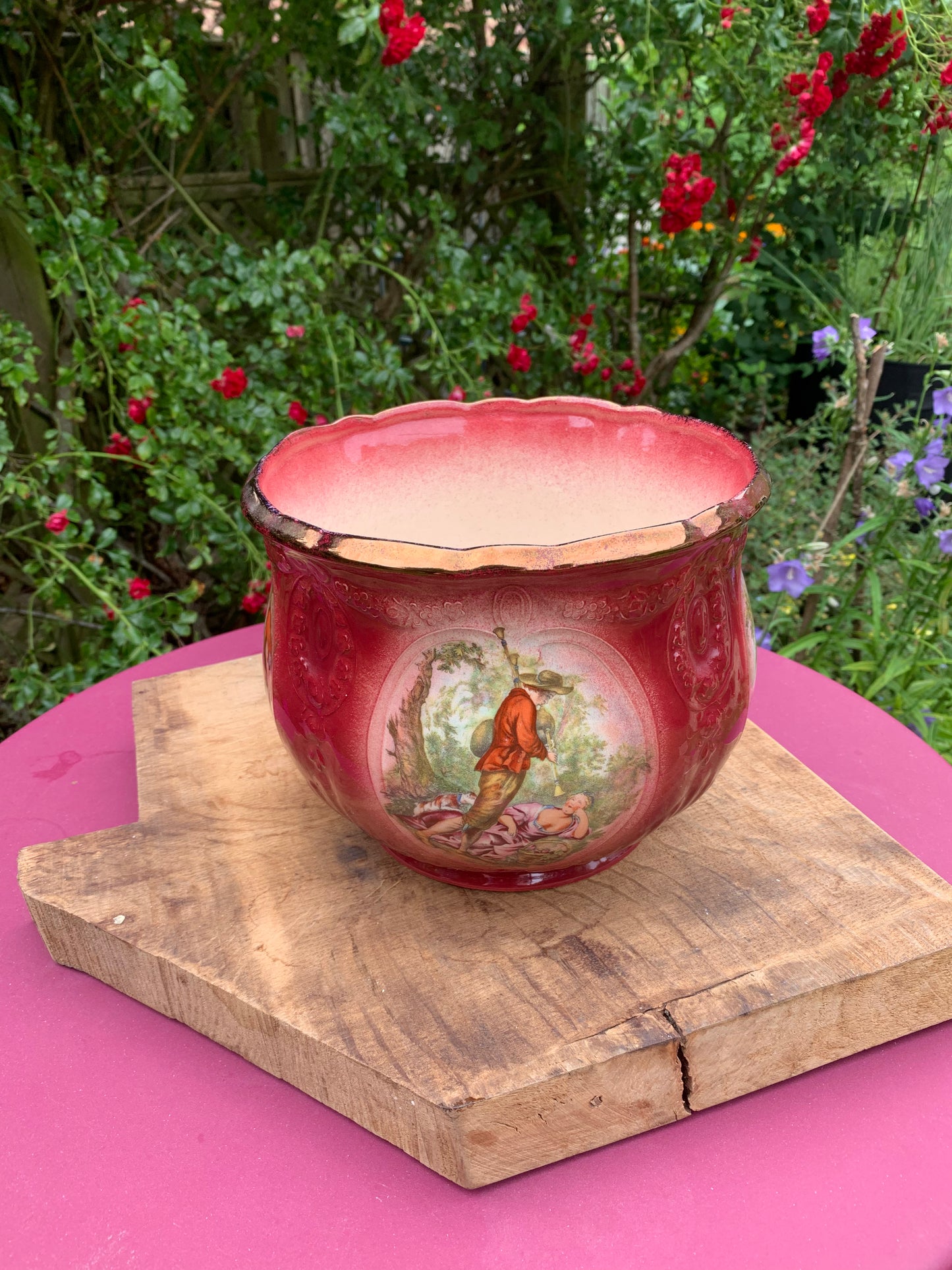 Vintage Red Plant Pot - Timeless Beauty and Vibrant Charm