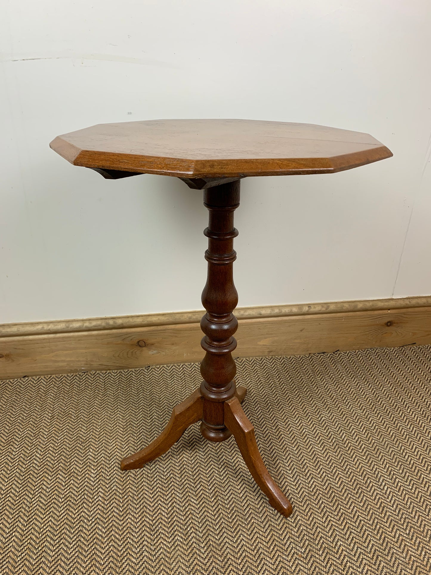 Victorian Grandeur: Ornate Tilt-Top Table
