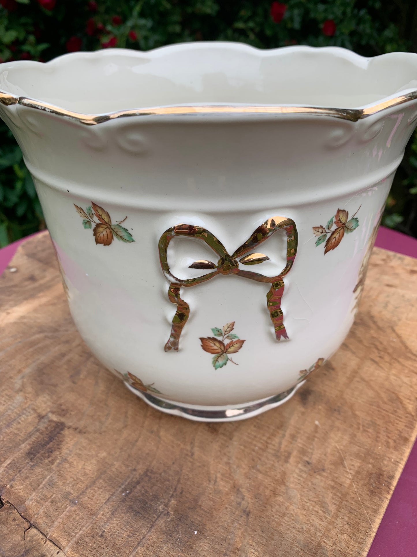 Ironstone Pheasant Planter - Rustic Charm for Botanical Delights