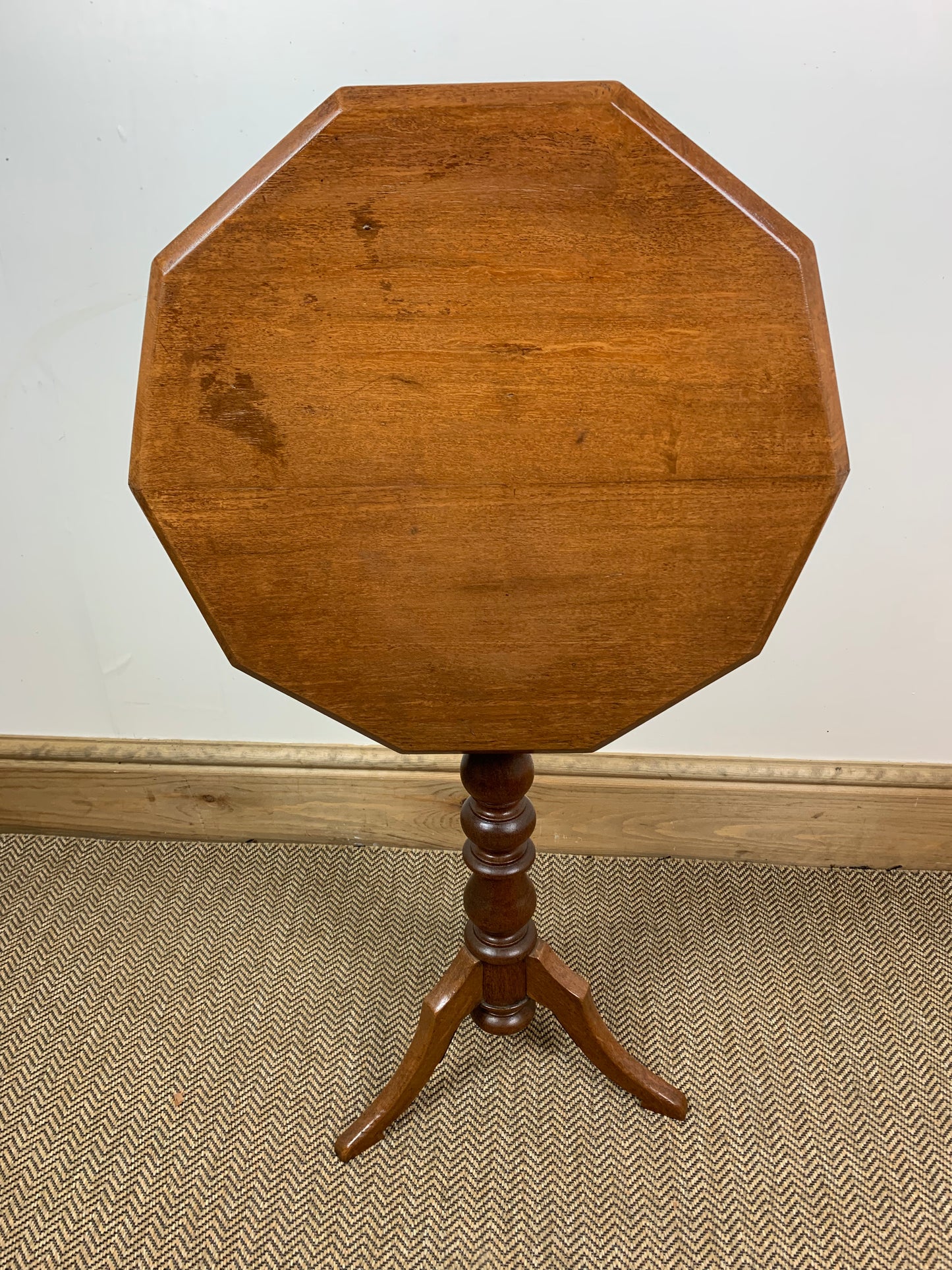 Victorian Grandeur: Ornate Tilt-Top Table
