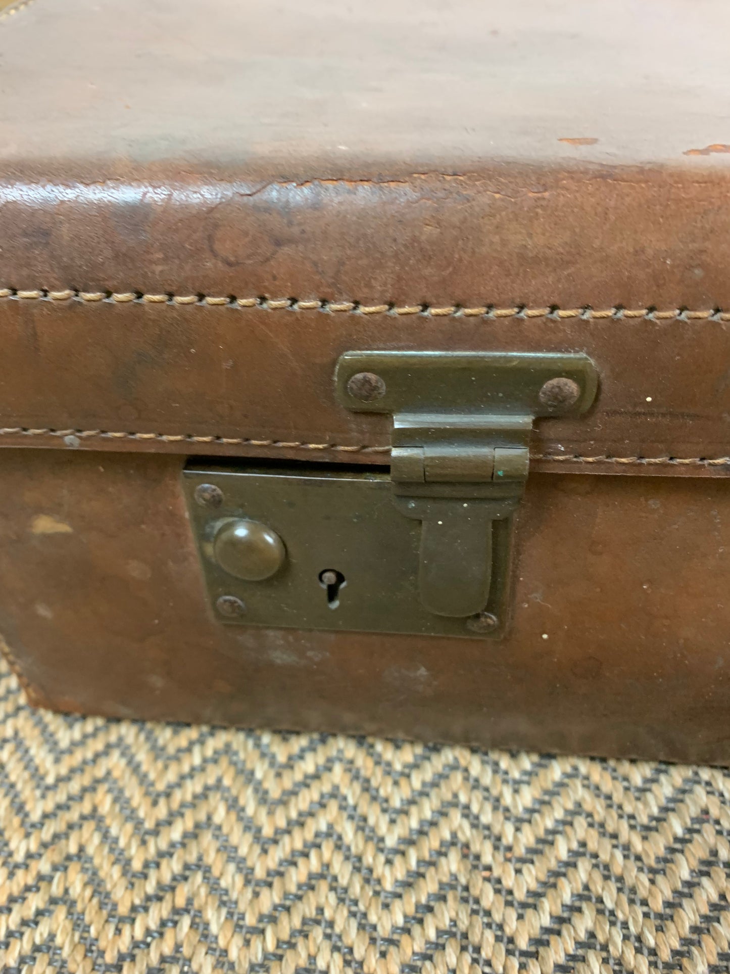 vintage-leather-finnigans-suitcase