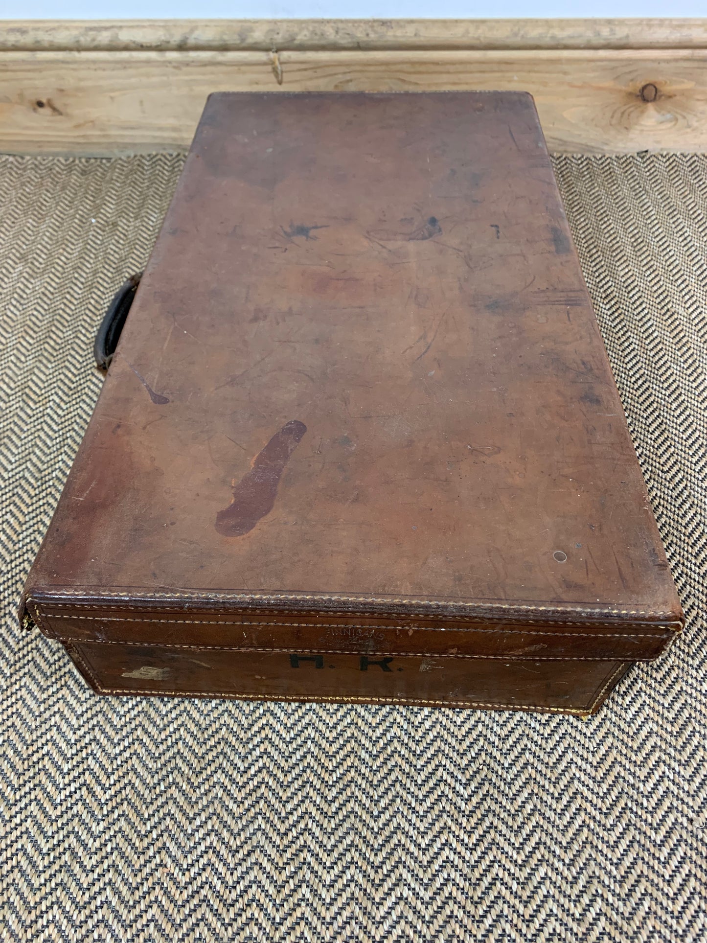 vintage-leather-finnigans-suitcase