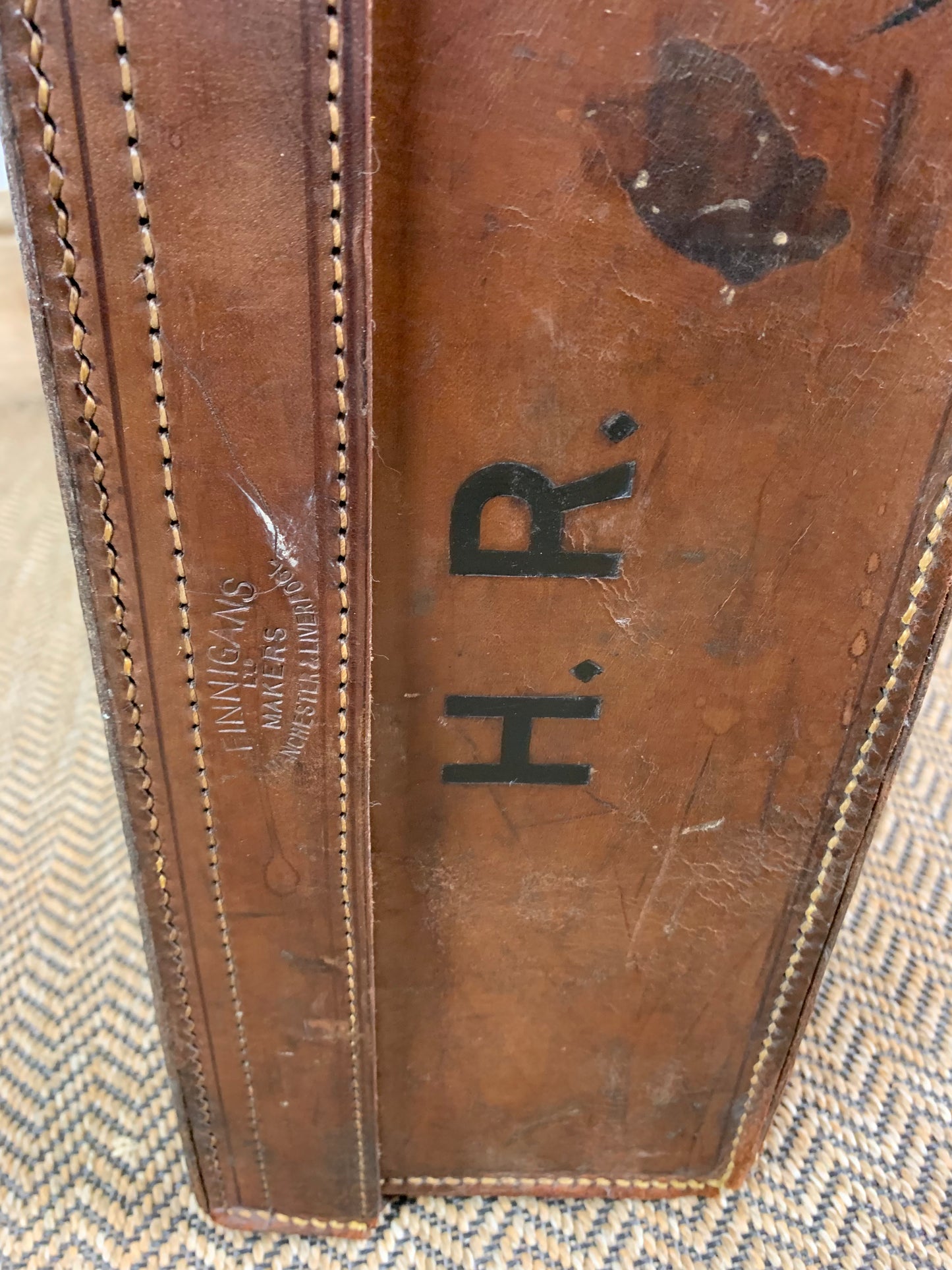 vintage-leather-finnigans-suitcase