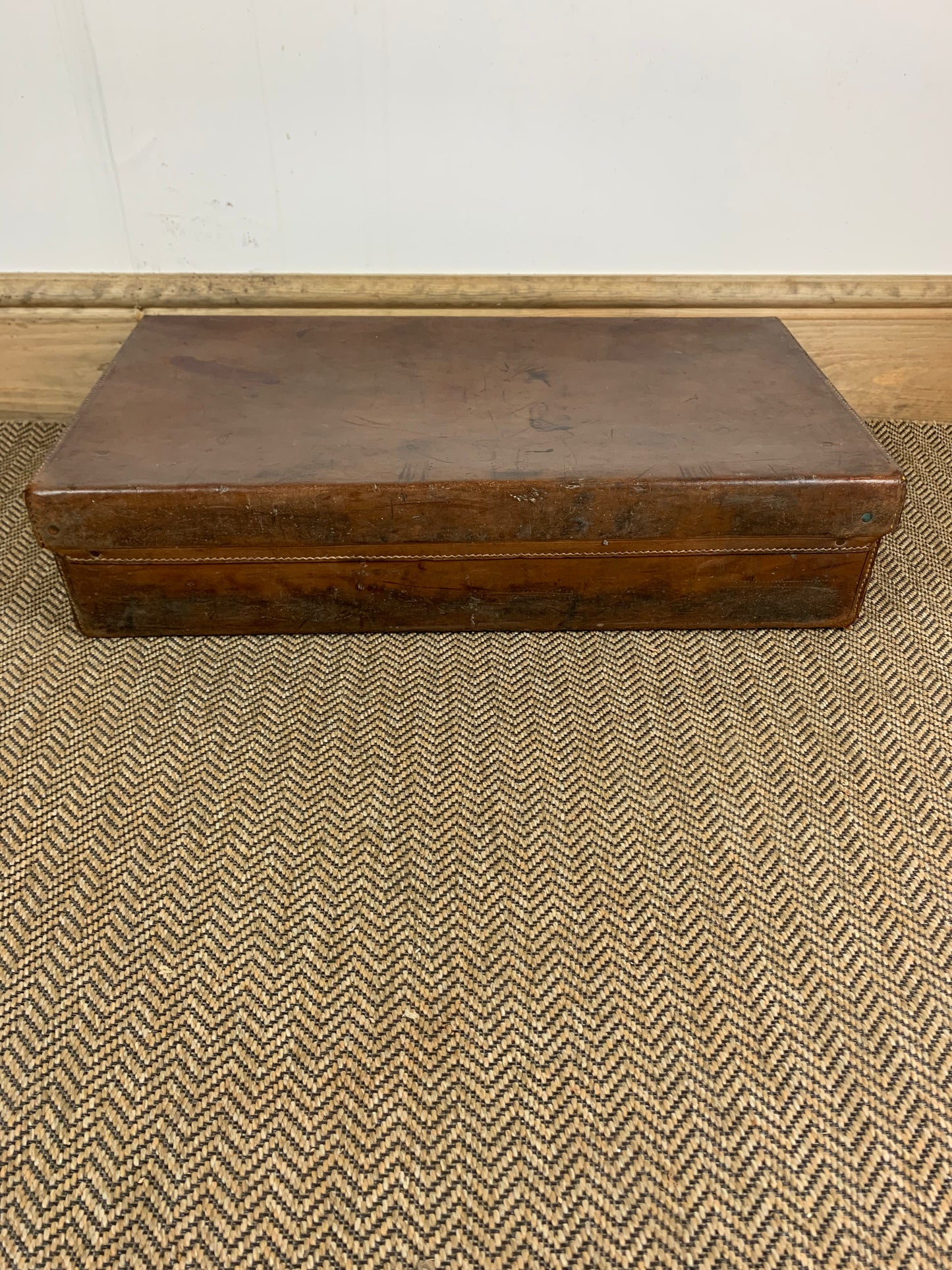vintage-leather-finnigans-suitcase