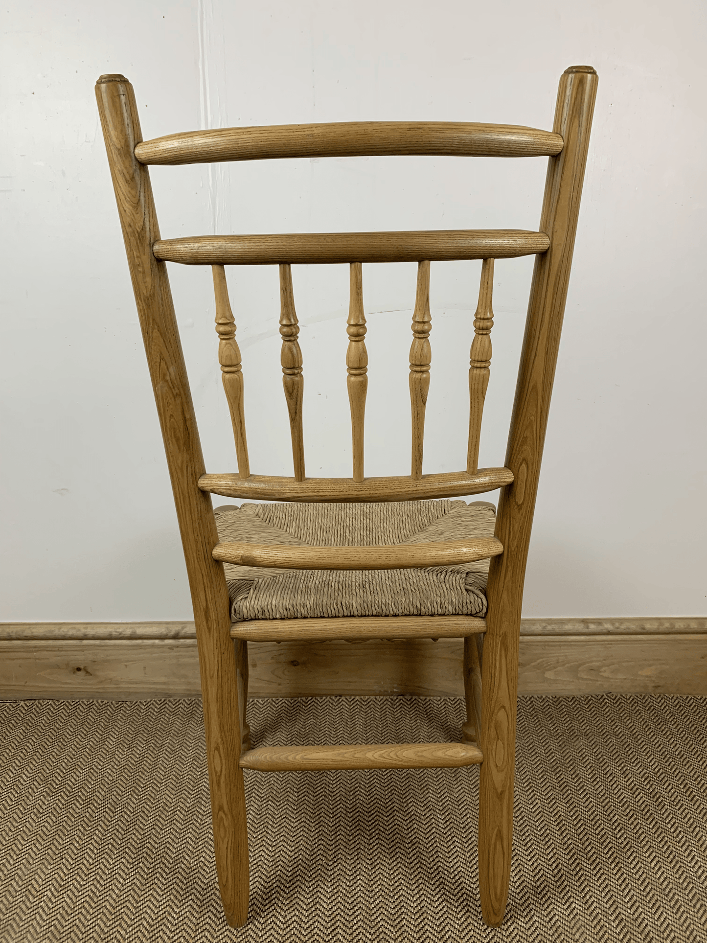 Comfort and Elegance: Stylish Side Chair from the West Midlands