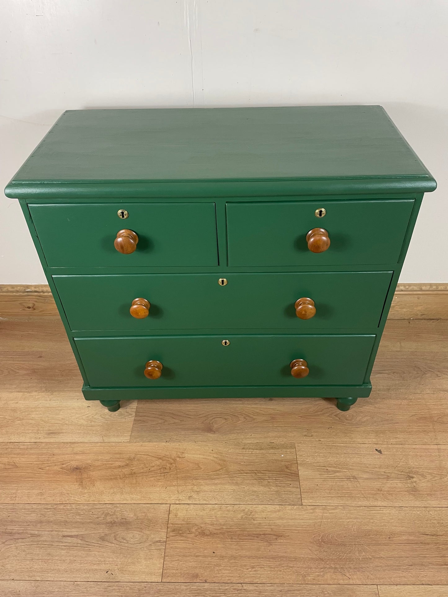 Victorian pine chest of drawers