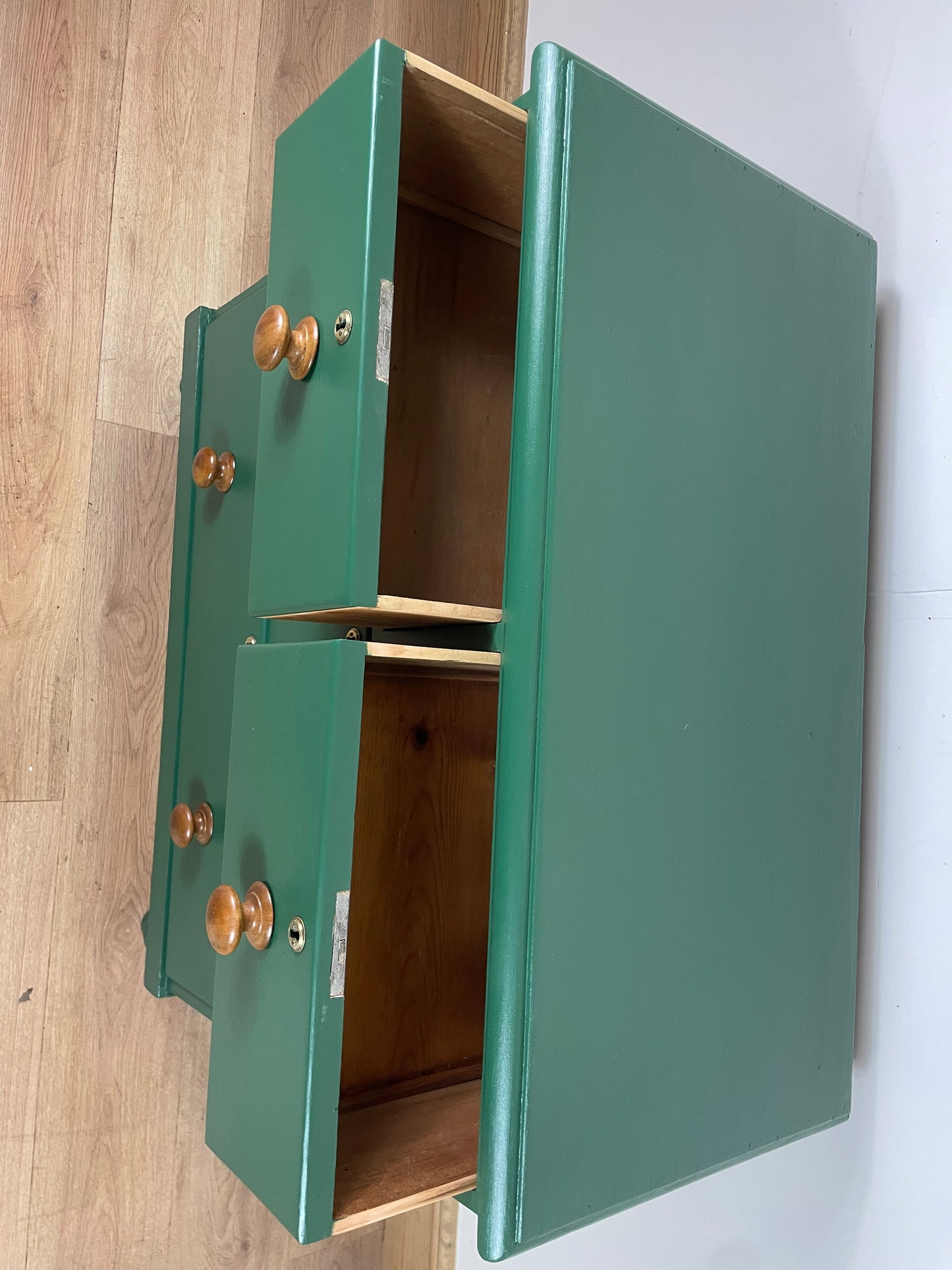 Victorian pine chest of drawers