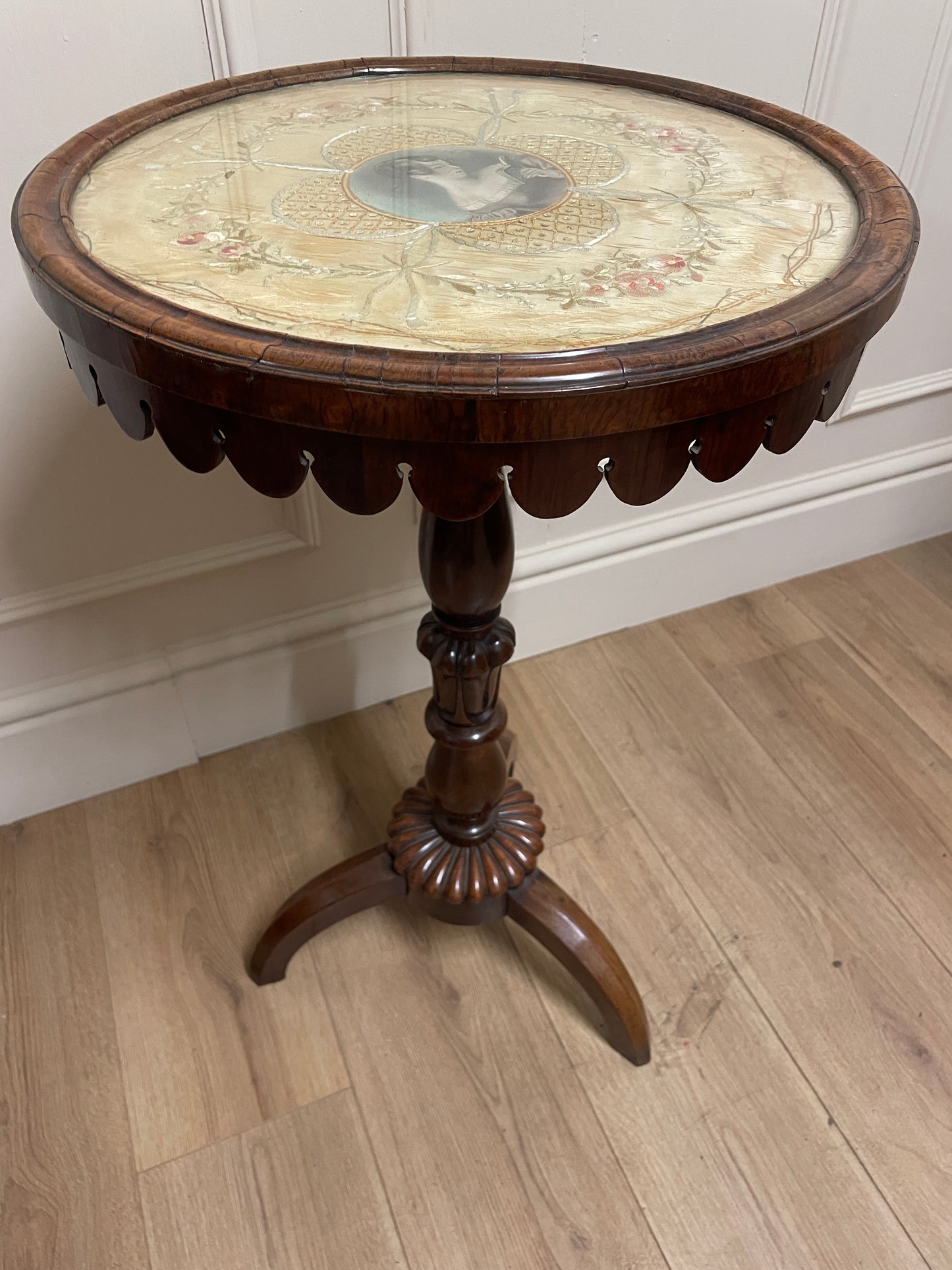 Georgian rosewood tripod table