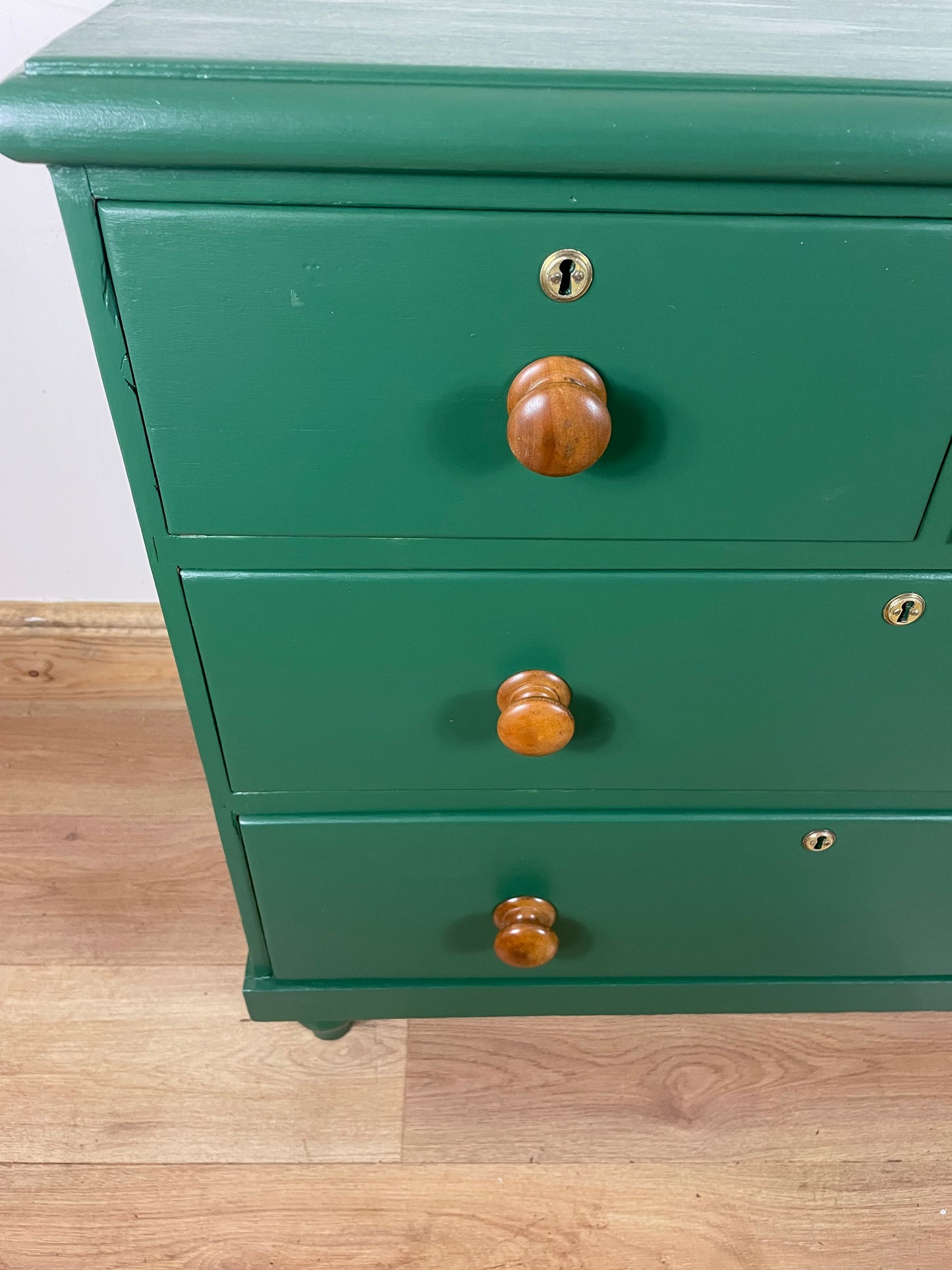 Victorian pine chest of drawers