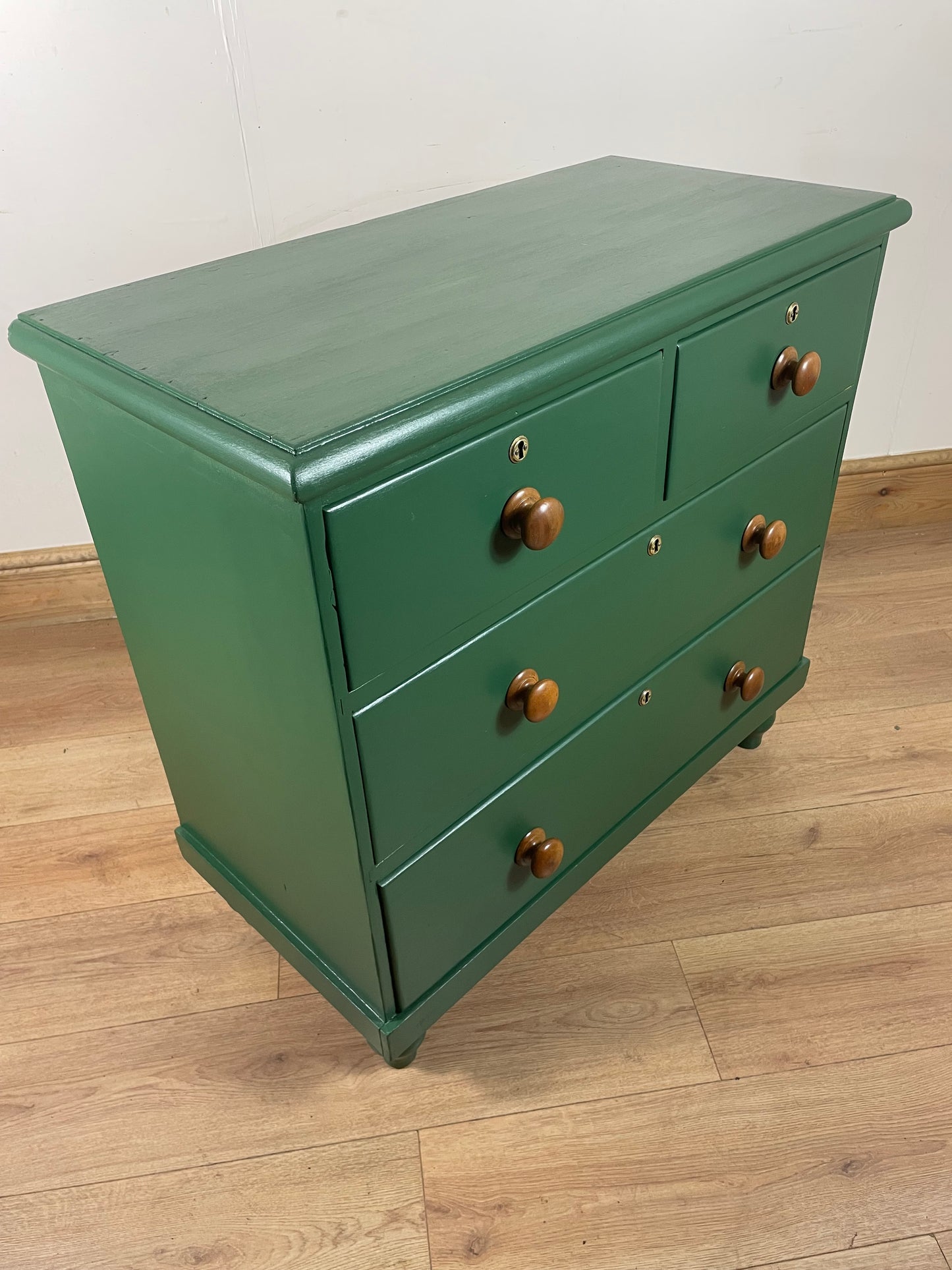 Victorian pine chest of drawers