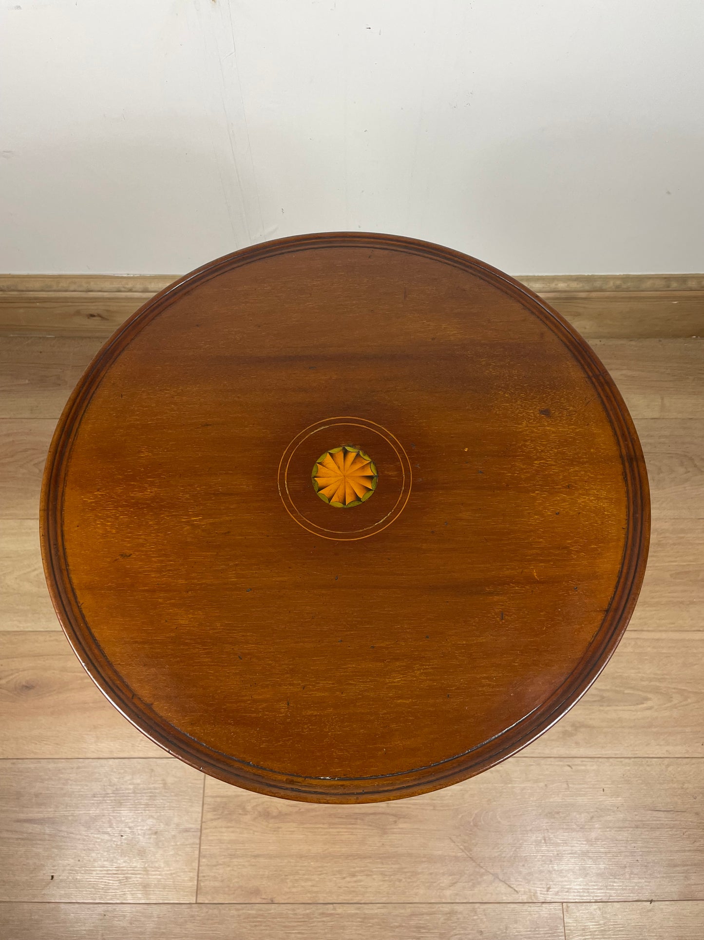 Edwardian mahogany dish-top wine table