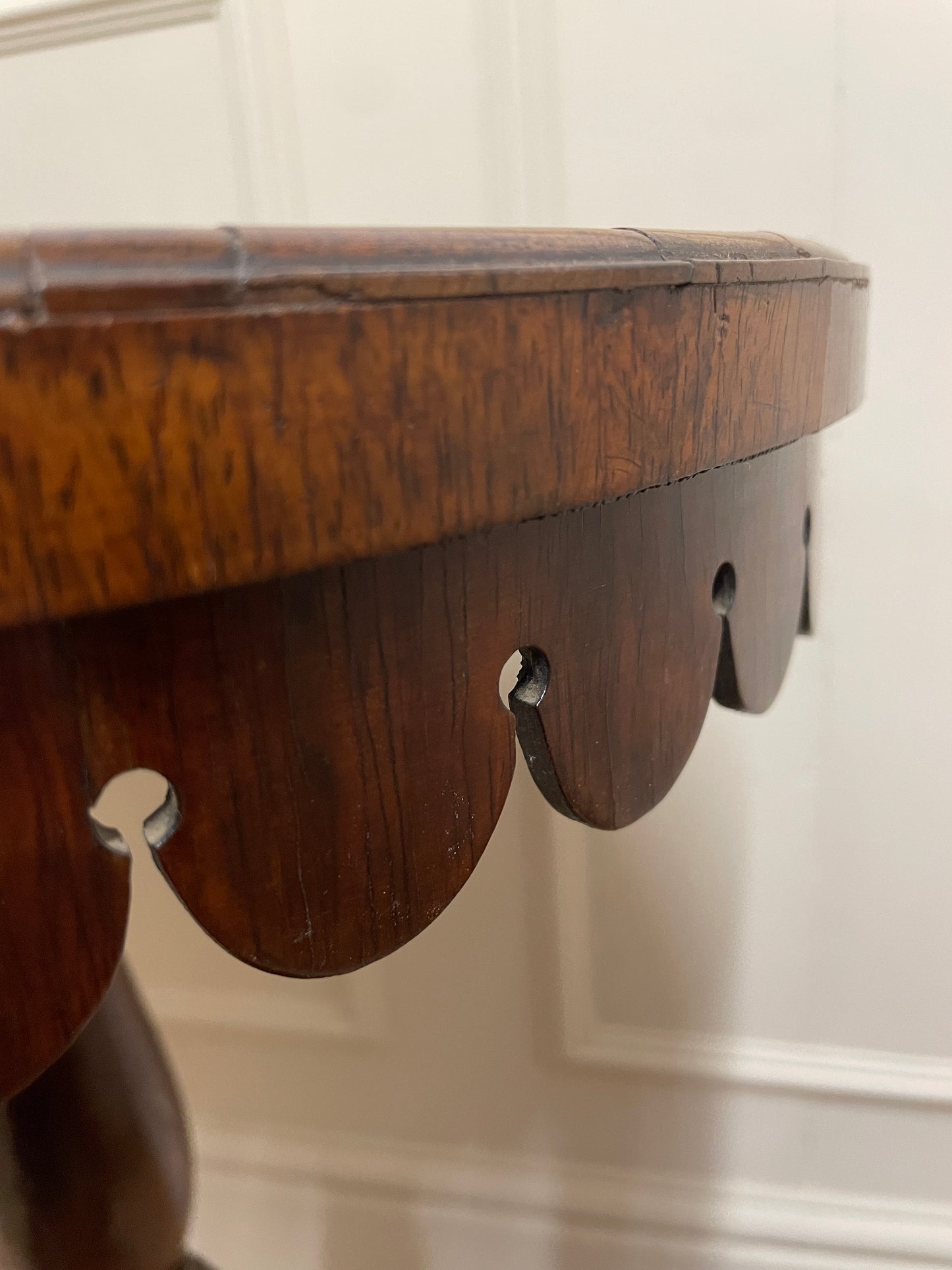 Georgian rosewood tripod table