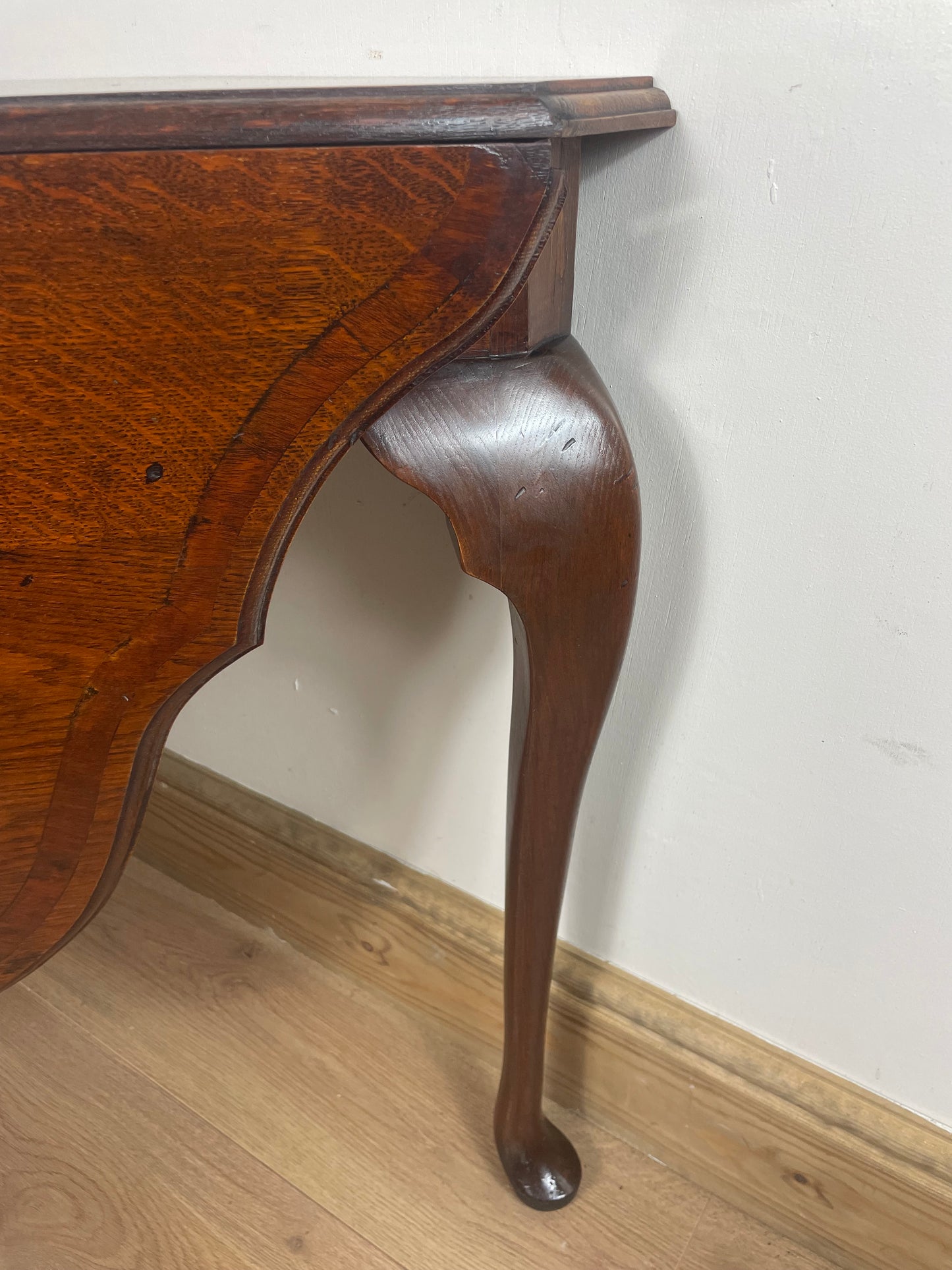 Oak corner table