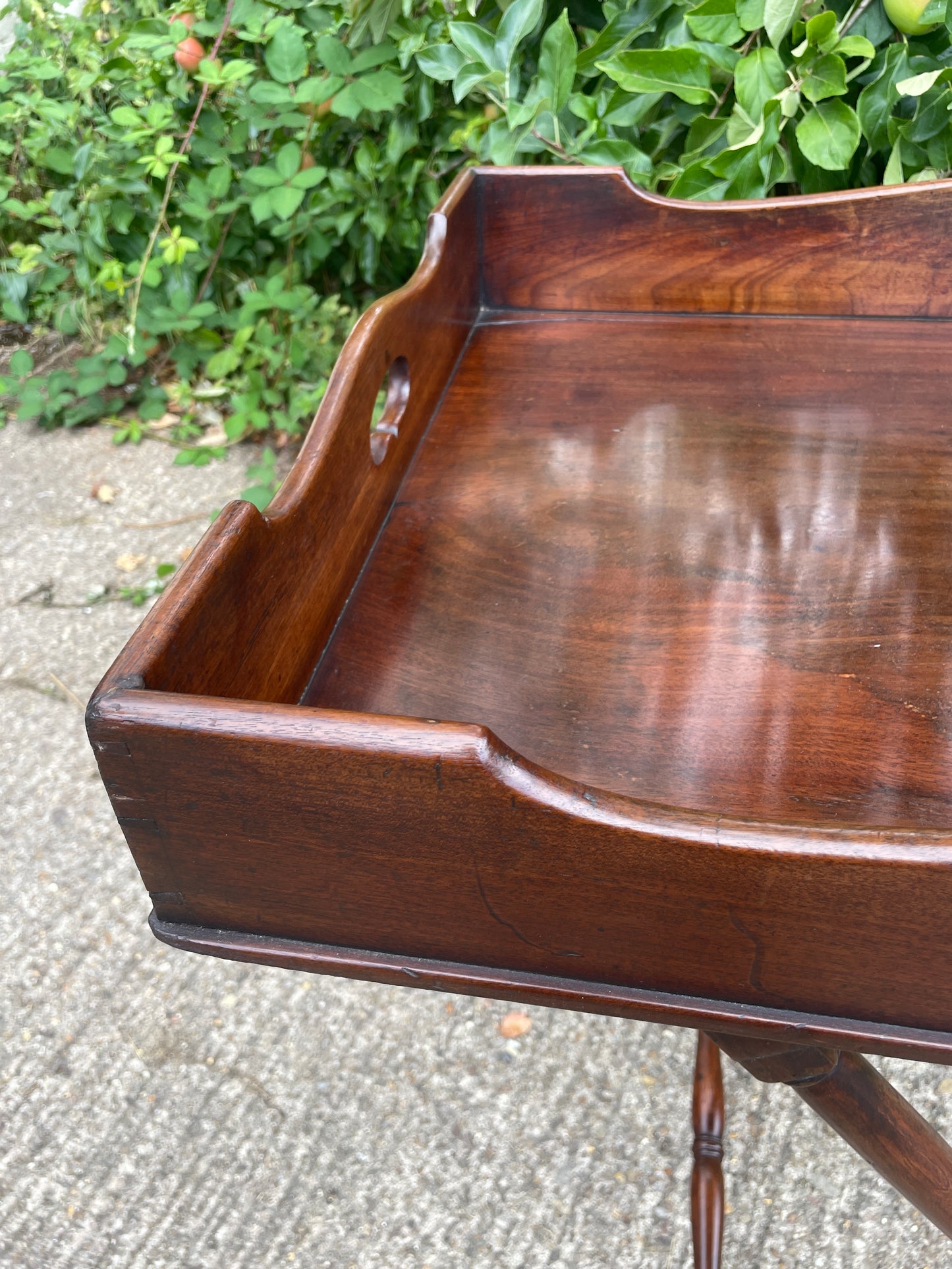 Large Georgian mahogany butler’s tray