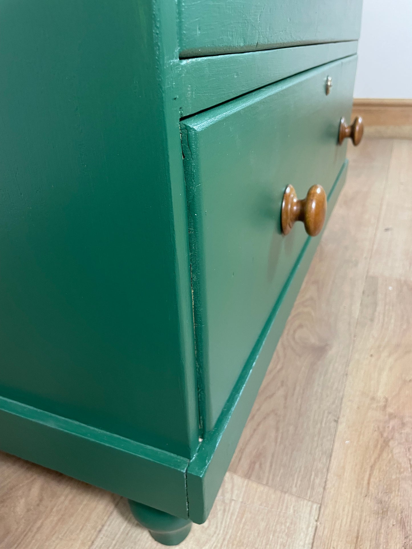 Victorian pine chest of drawers