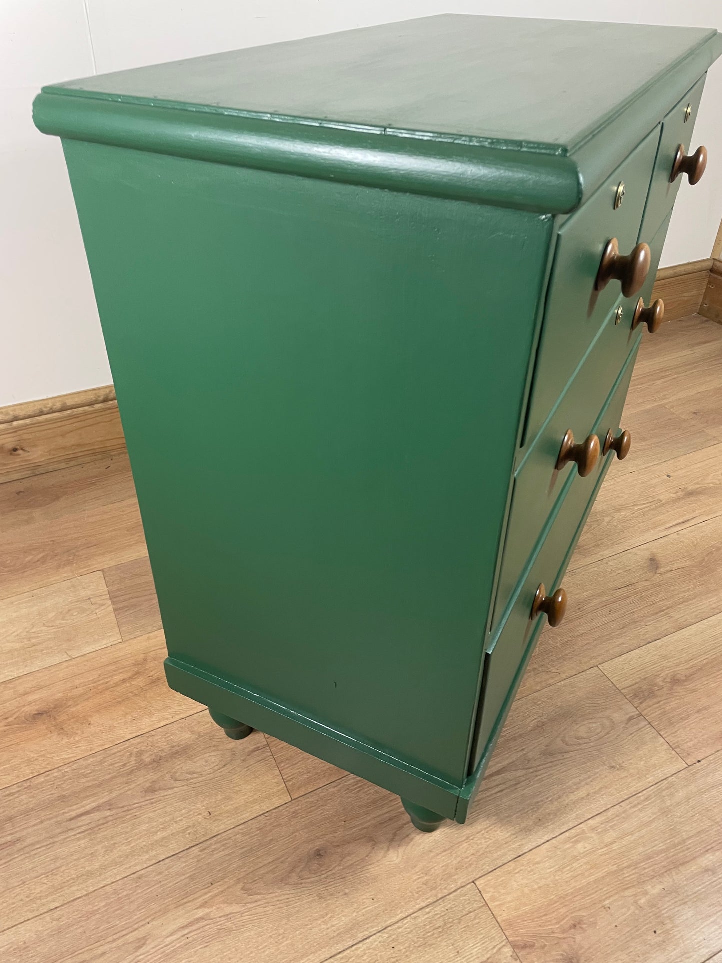 Victorian pine chest of drawers