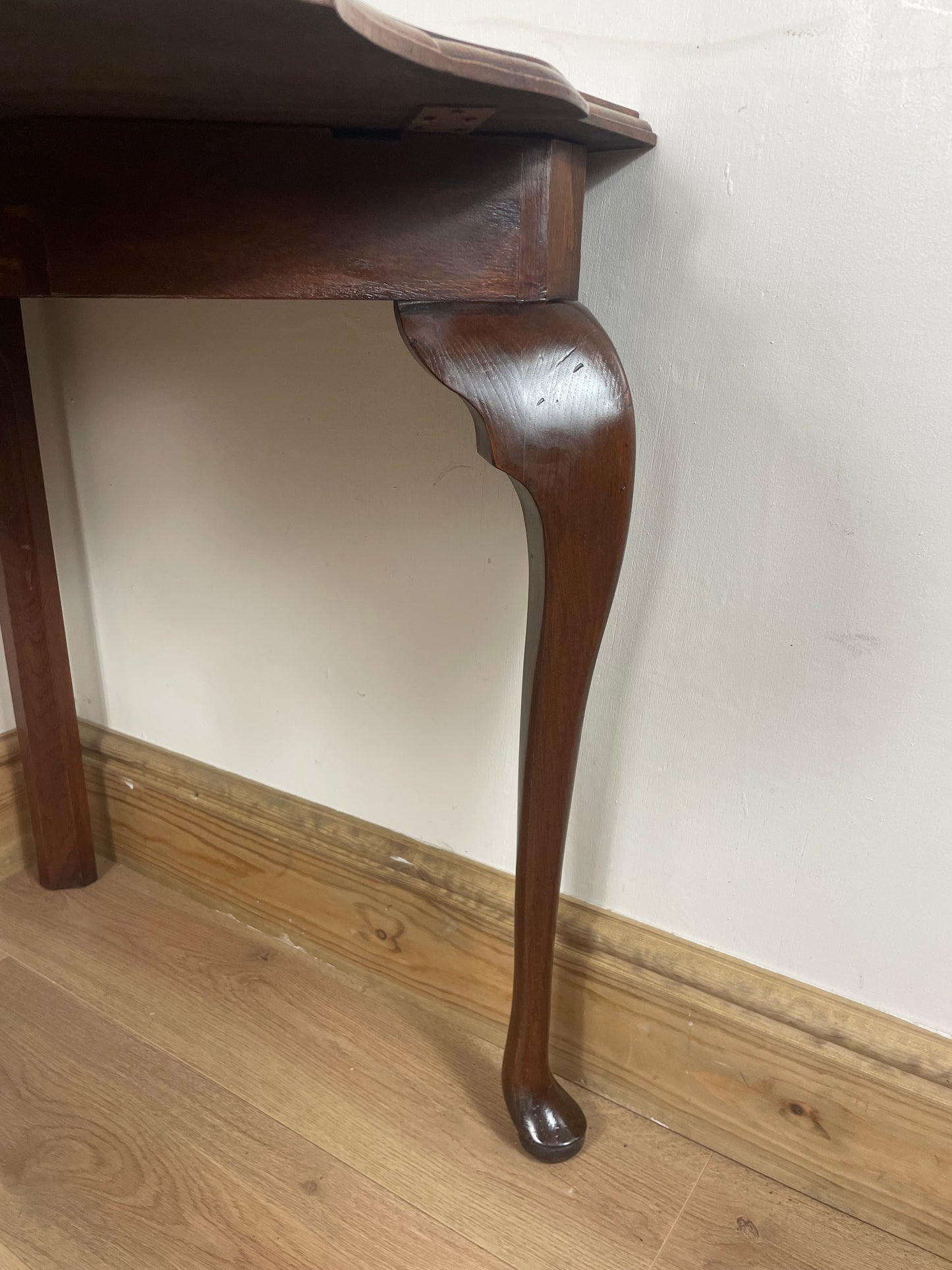 Oak corner table