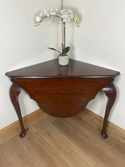 Oak corner table