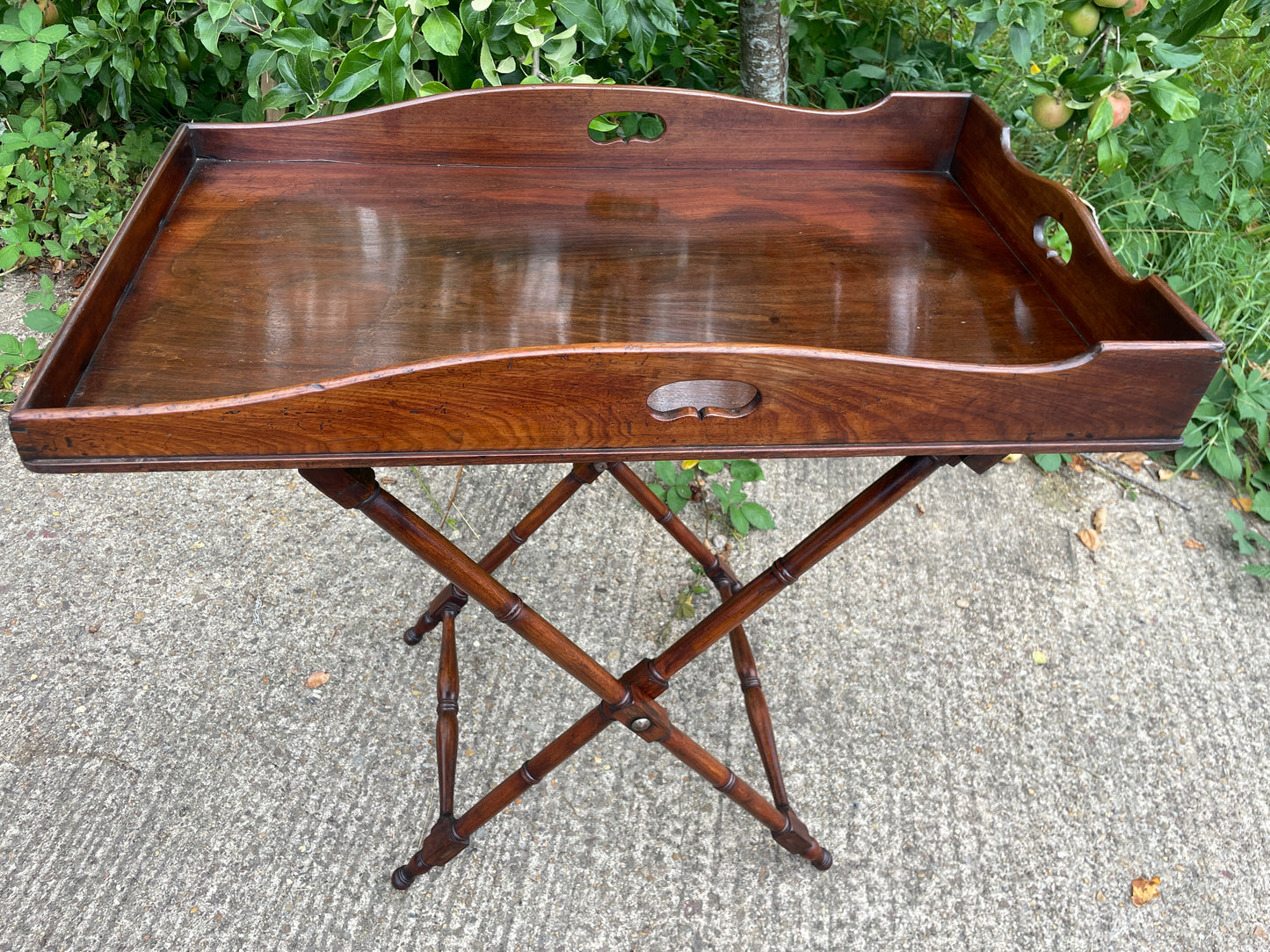 Large Georgian mahogany butler’s tray
