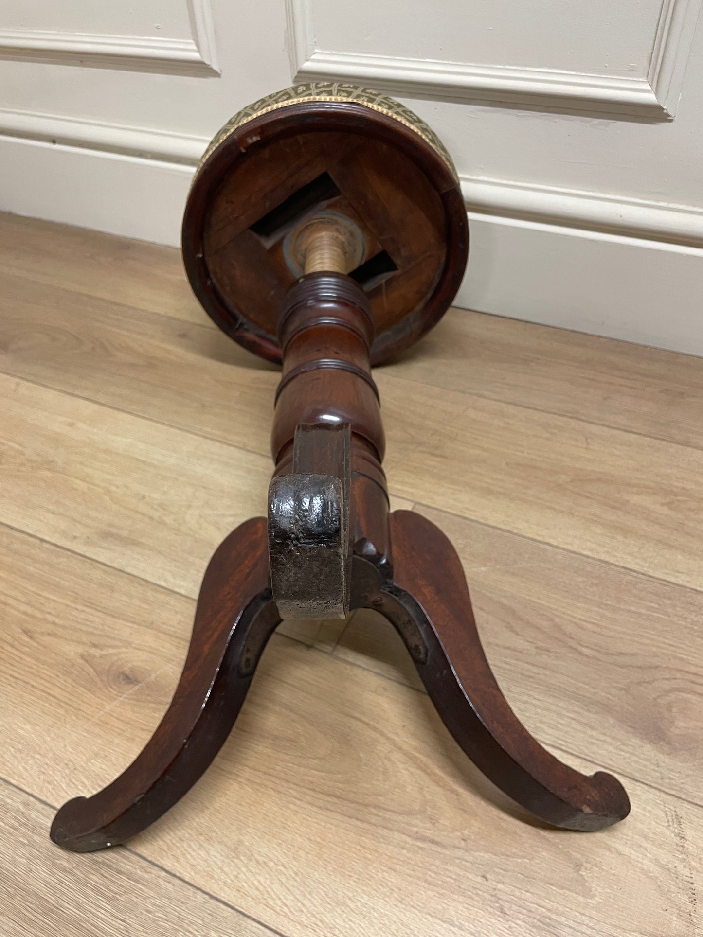Victorian Adjustable Piano Stool