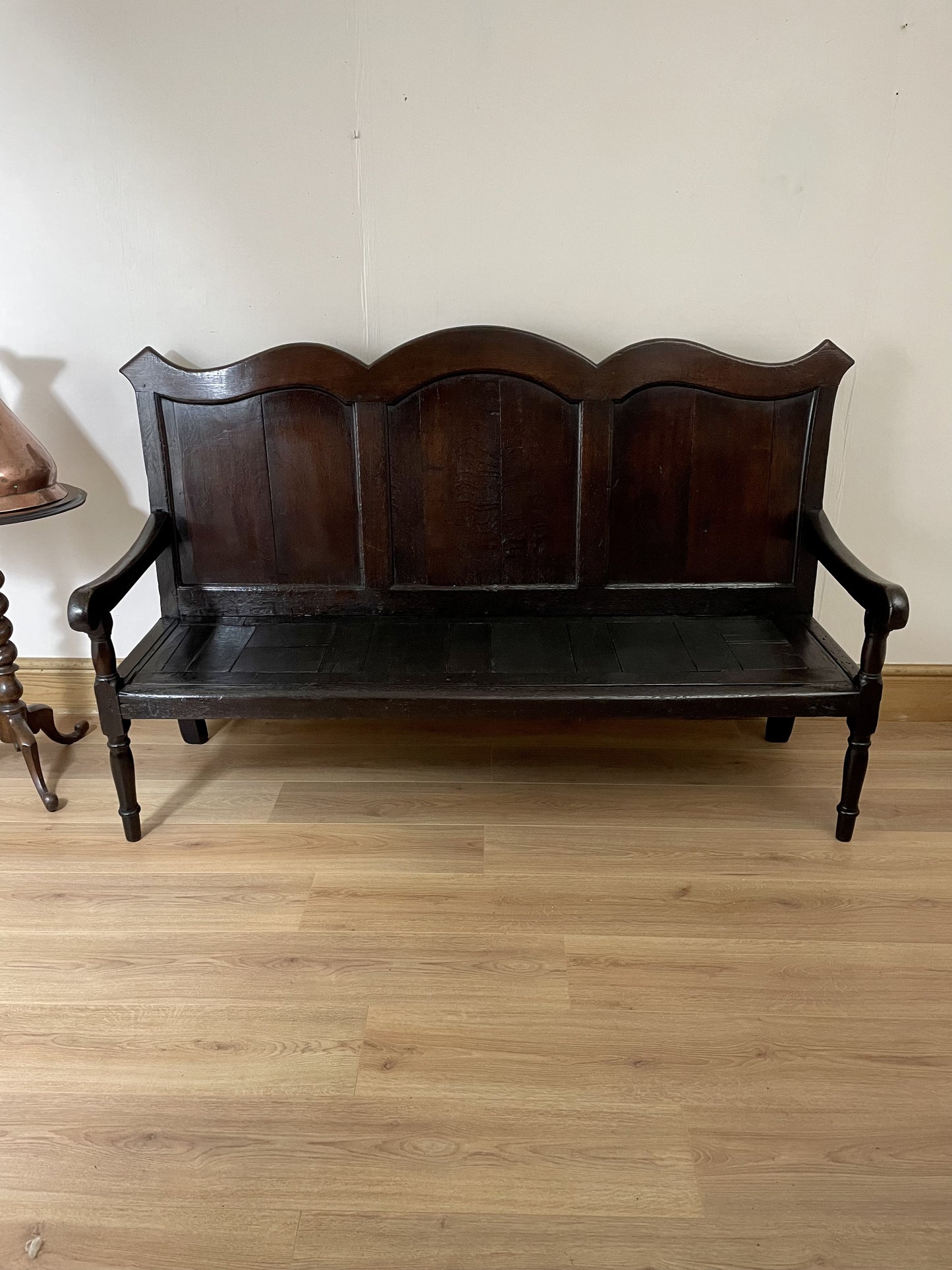 18th Century Oak Bench – Perfect Blend of History and Elegance