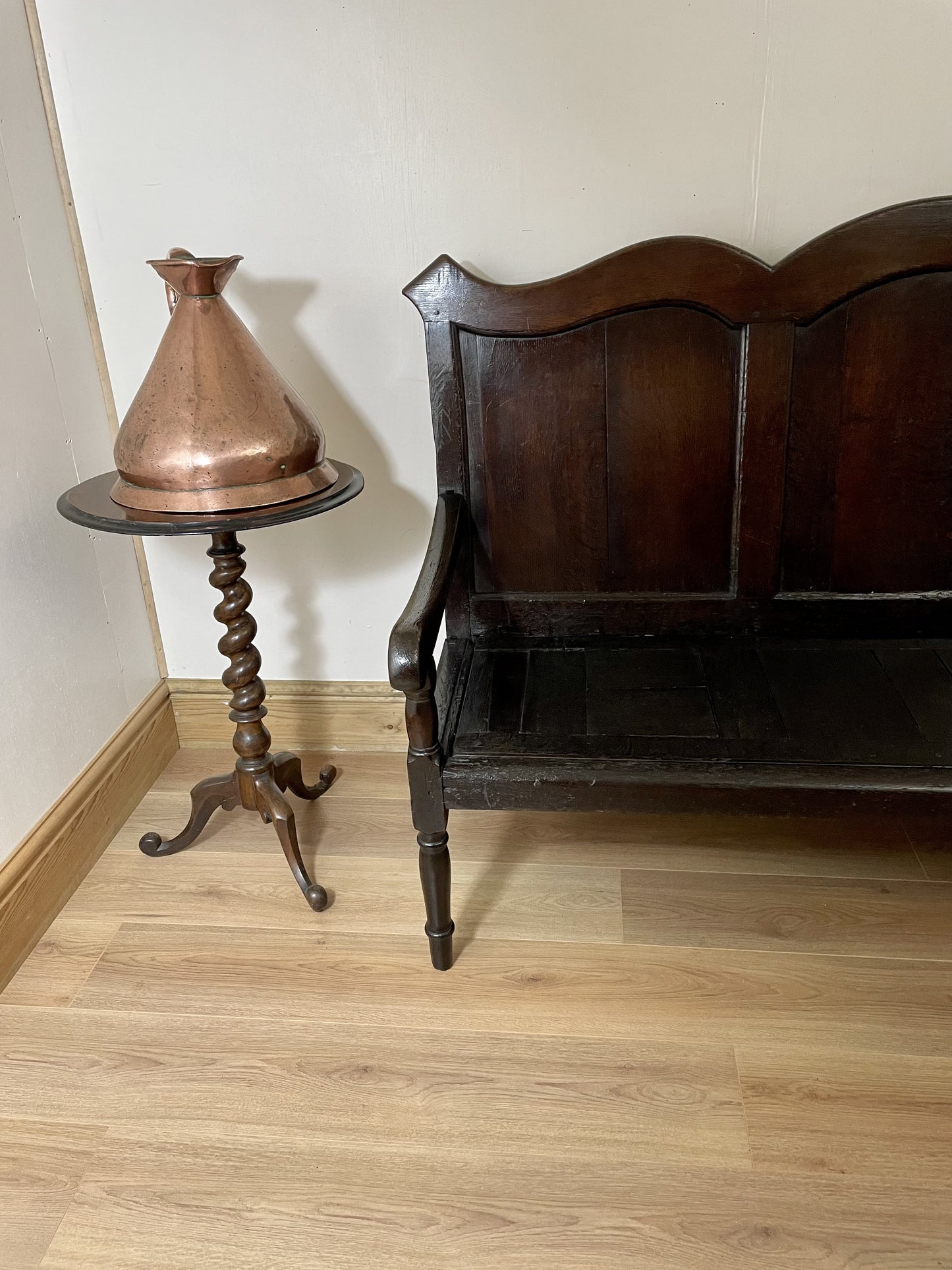 18th Century Oak Bench – Perfect Blend of History and Elegance