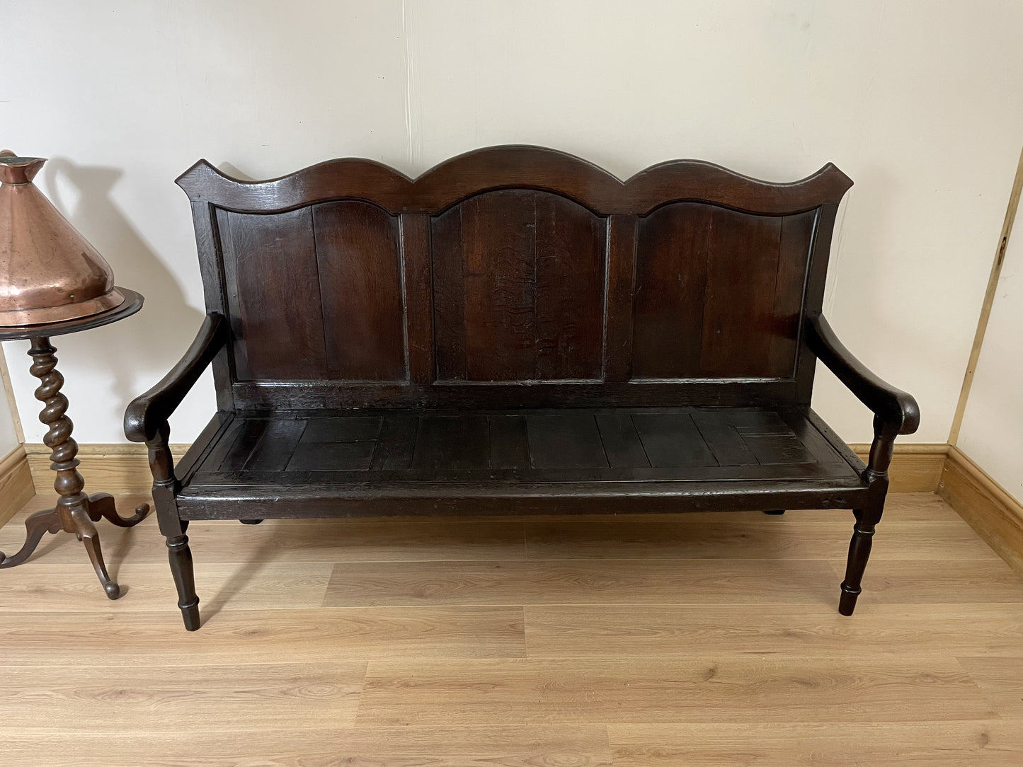 18th Century Oak Bench – Perfect Blend of History and Elegance