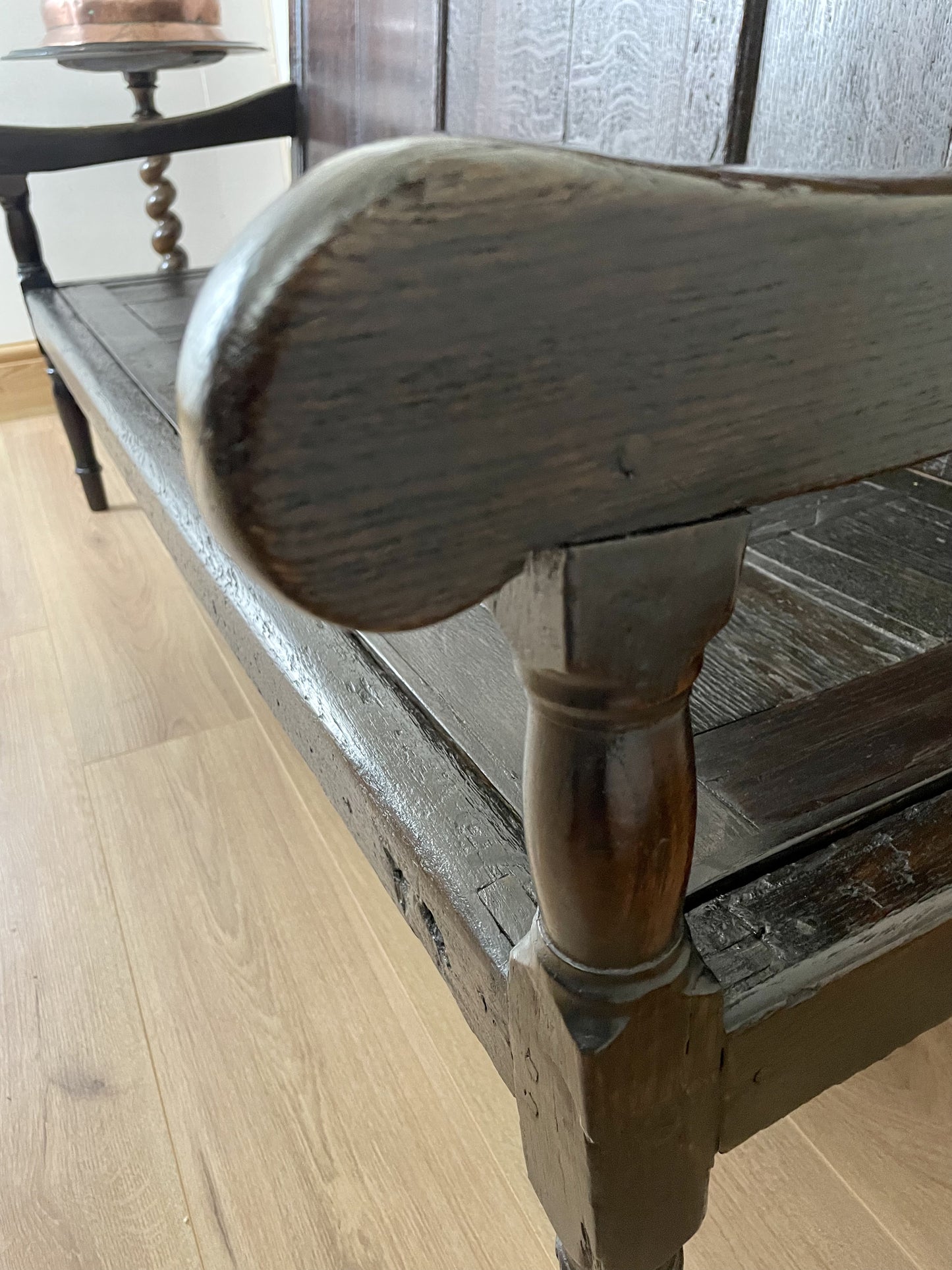 18th Century Oak Bench – Perfect Blend of History and Elegance