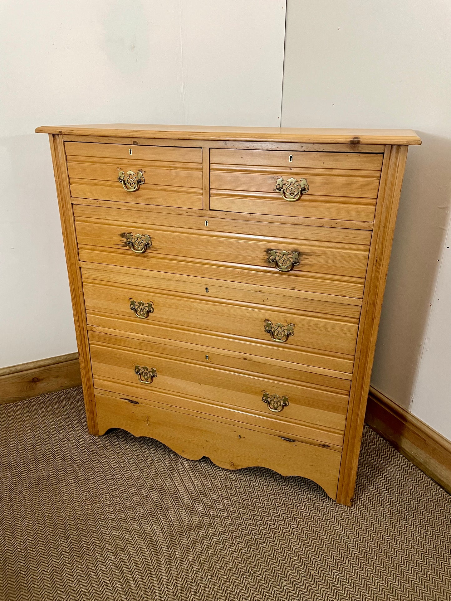 Victorian Elegance: 18th Century Antique Pine Chest of Drawers