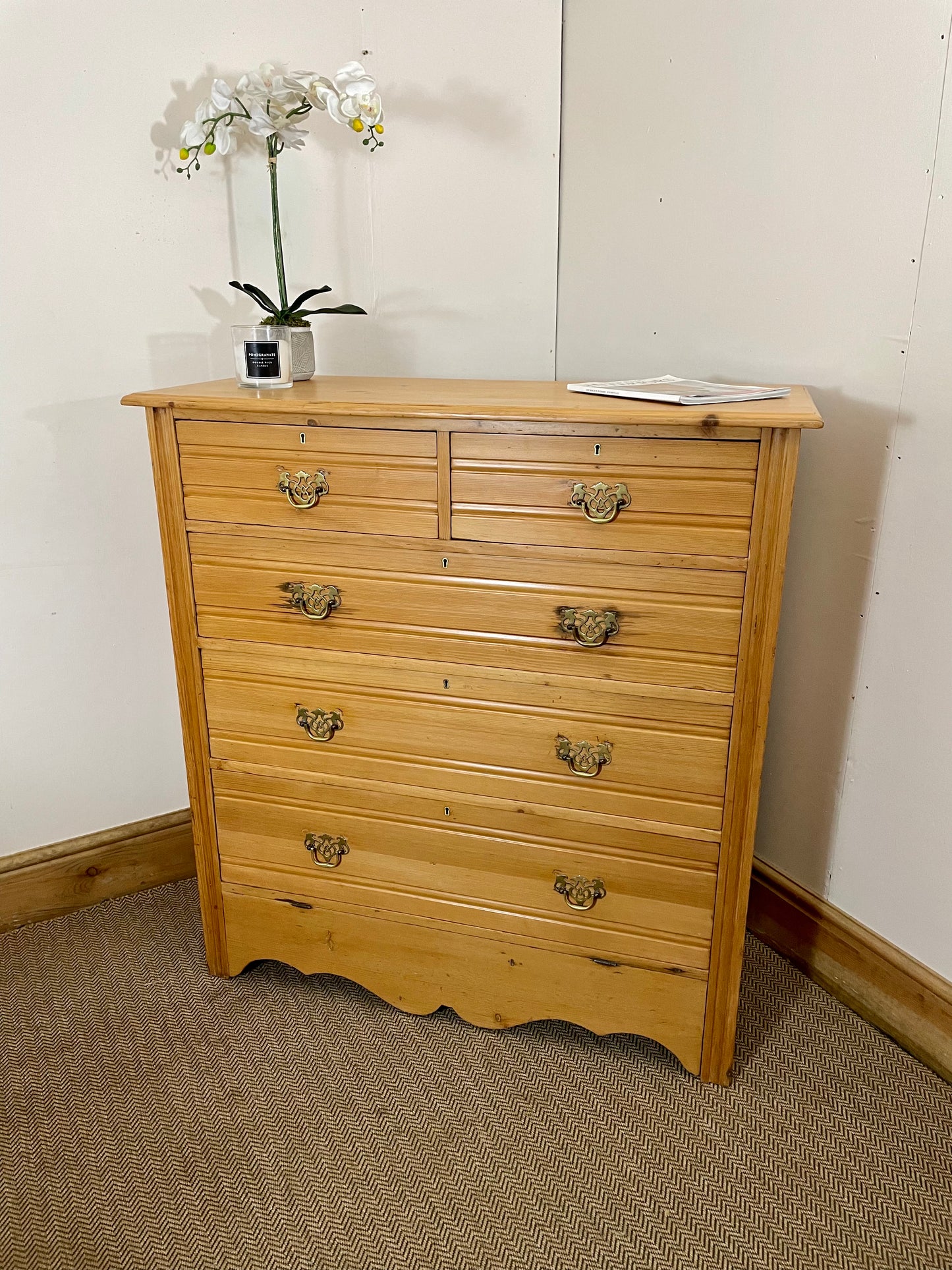 Victorian Elegance: 18th Century Antique Pine Chest of Drawers