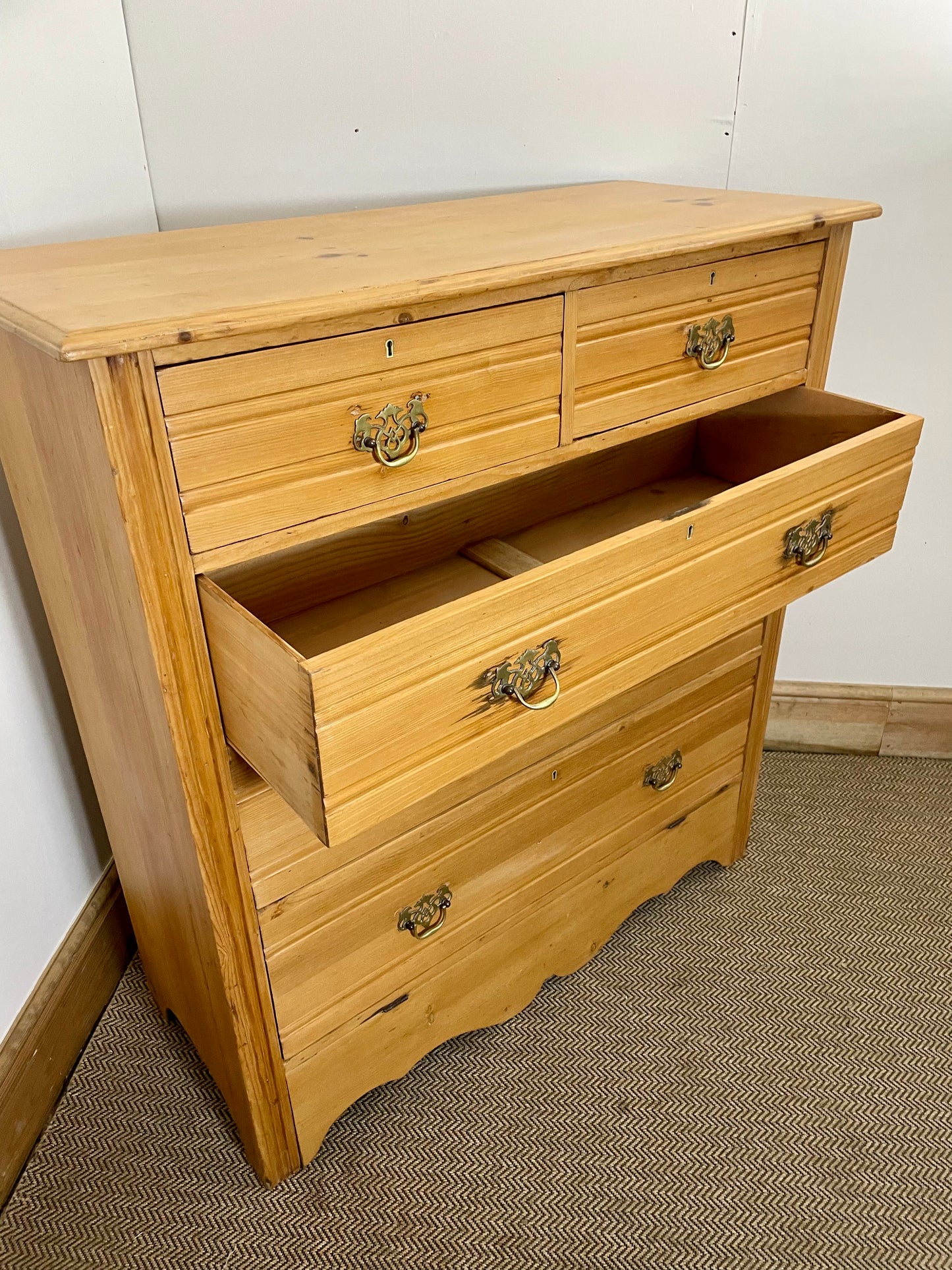 Victorian Elegance: 18th Century Antique Pine Chest of Drawers