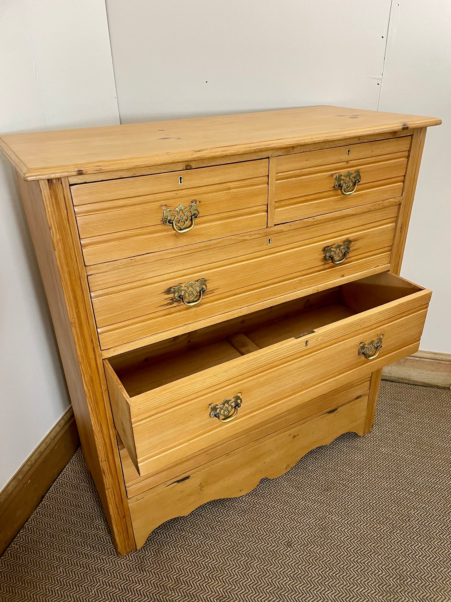 Victorian Elegance: 18th Century Antique Pine Chest of Drawers