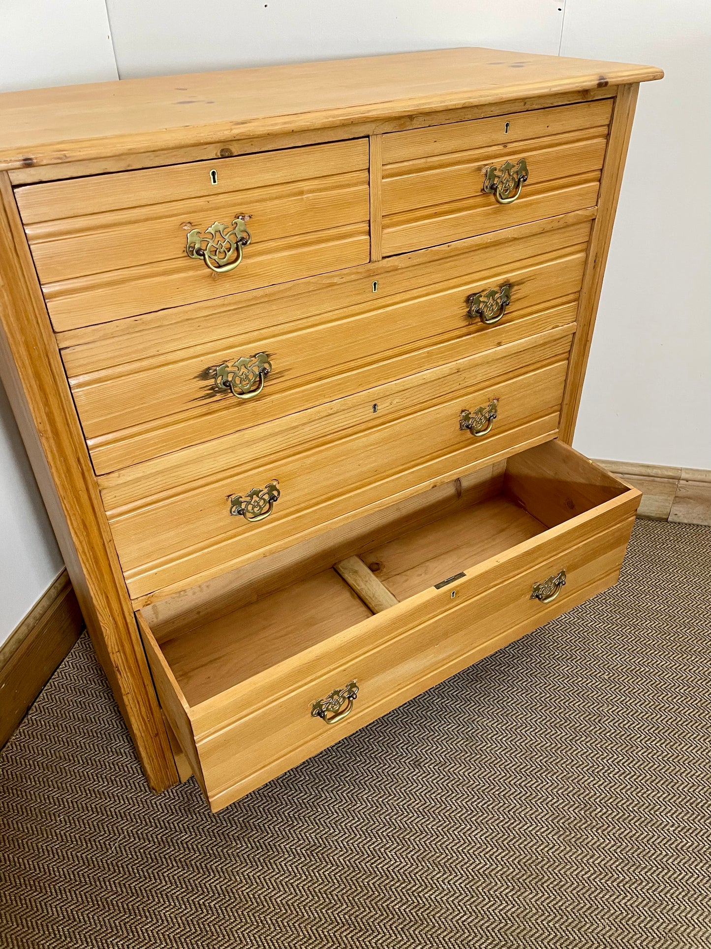 Victorian Elegance: 18th Century Antique Pine Chest of Drawers