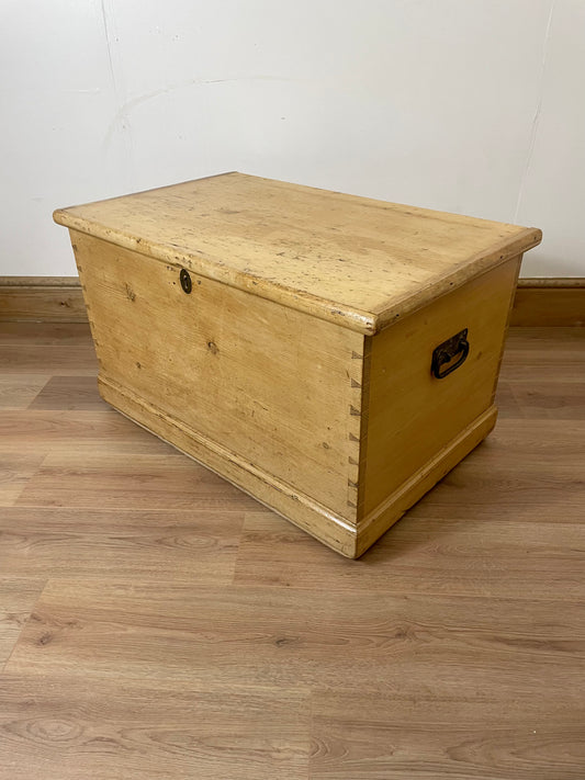 19th Century Pine Blanket Box: Timeless Antique Storage