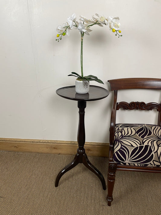 Antique Georgian Mahogany Tall Lamp Table - A Timeless Elegance for Your Home