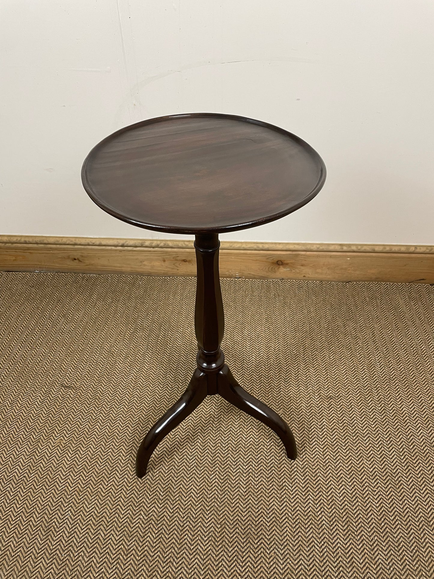 Antique Georgian Mahogany Tall Lamp Table - A Timeless Elegance for Your Home