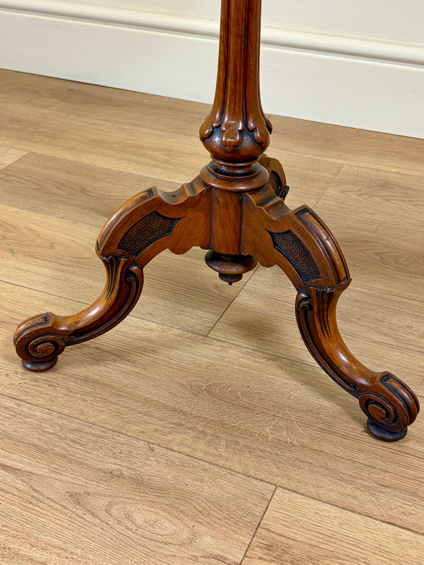 Antique Victorian burr walnut lamp table with tripod base and scroll feet