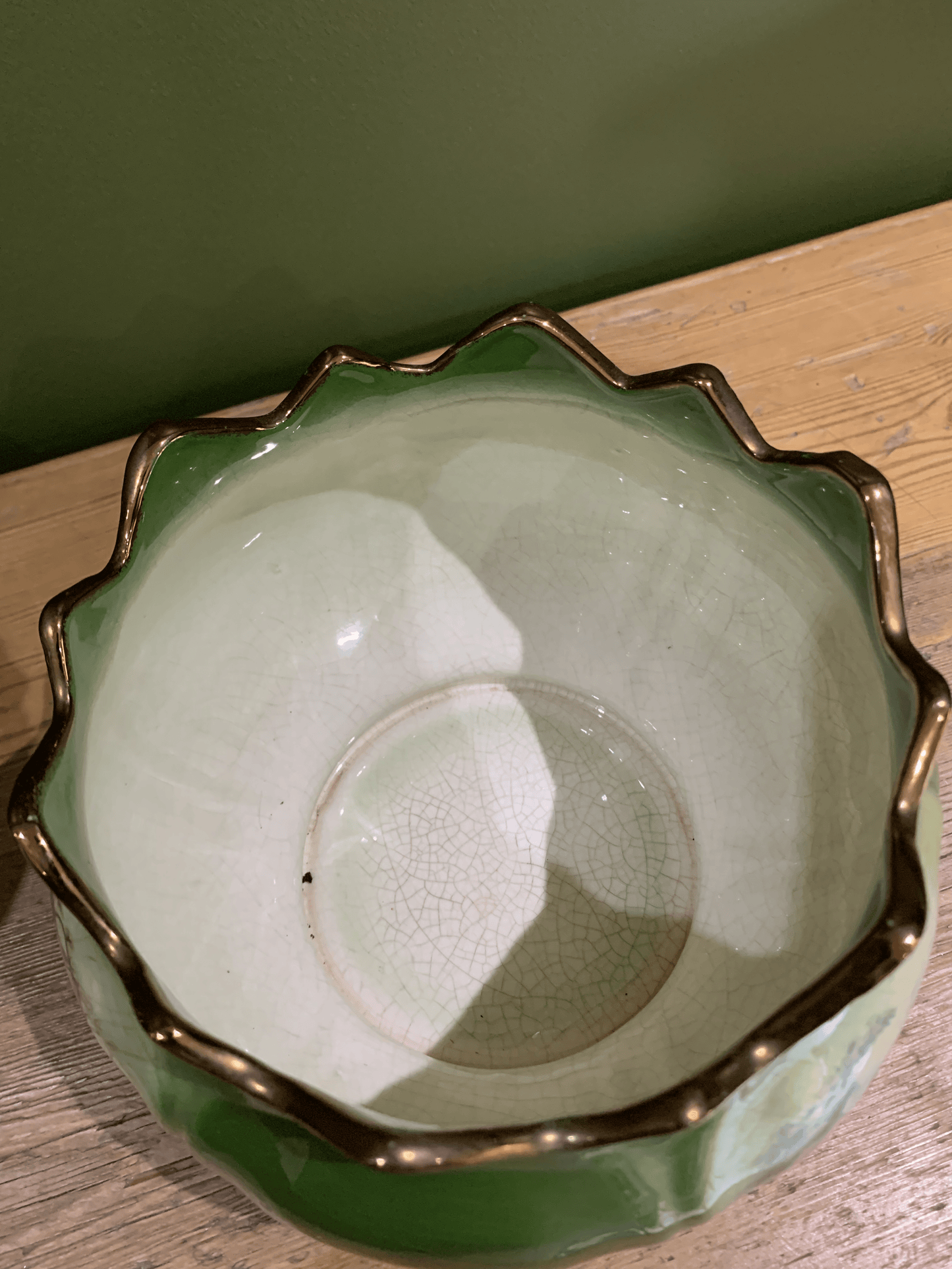Antique Indoor Plant Pot: Timeless Elegance for Your Green Haven