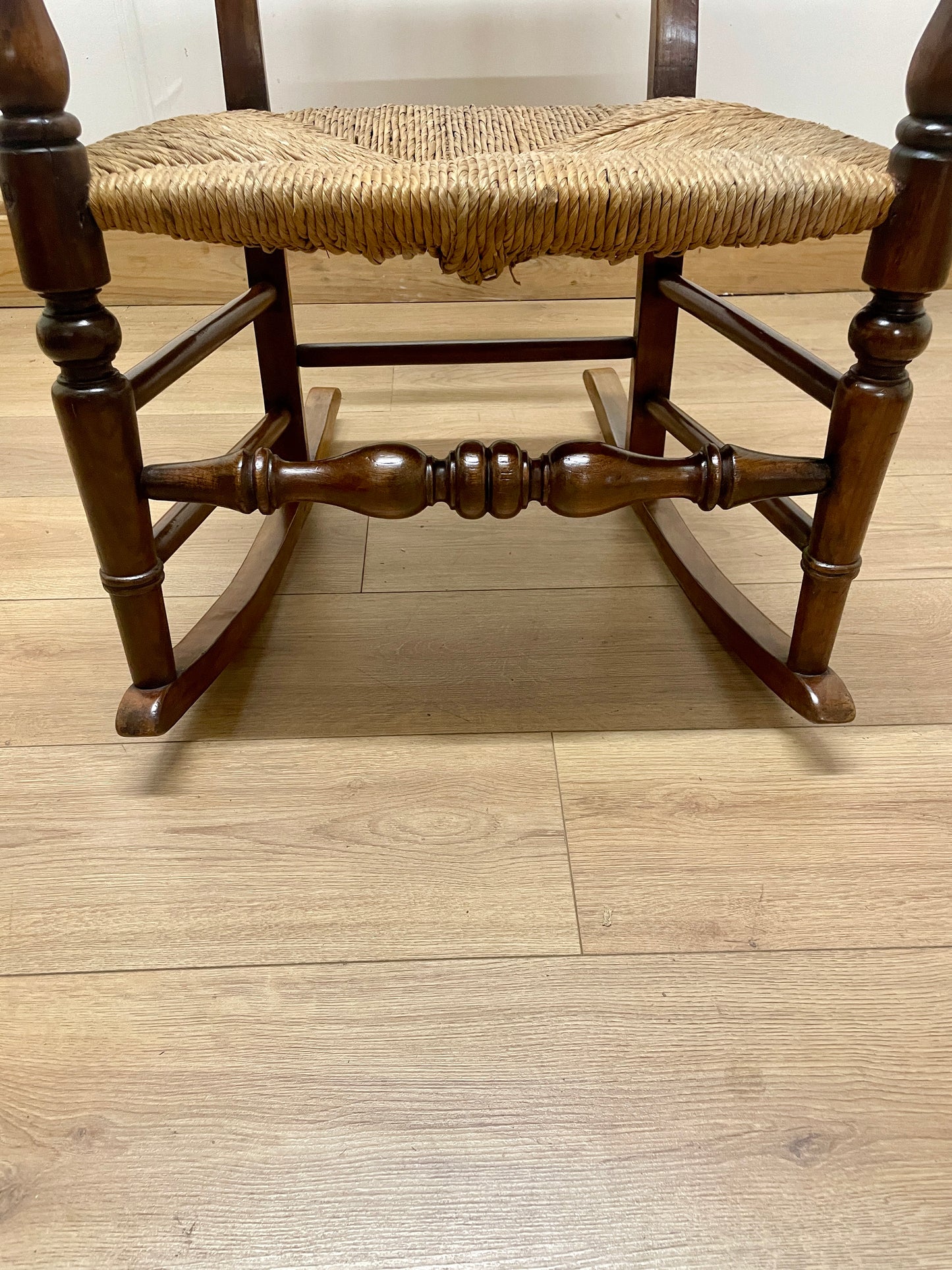 Antique Rush Seated Rocking Chair – Traditional Wooden Rocker