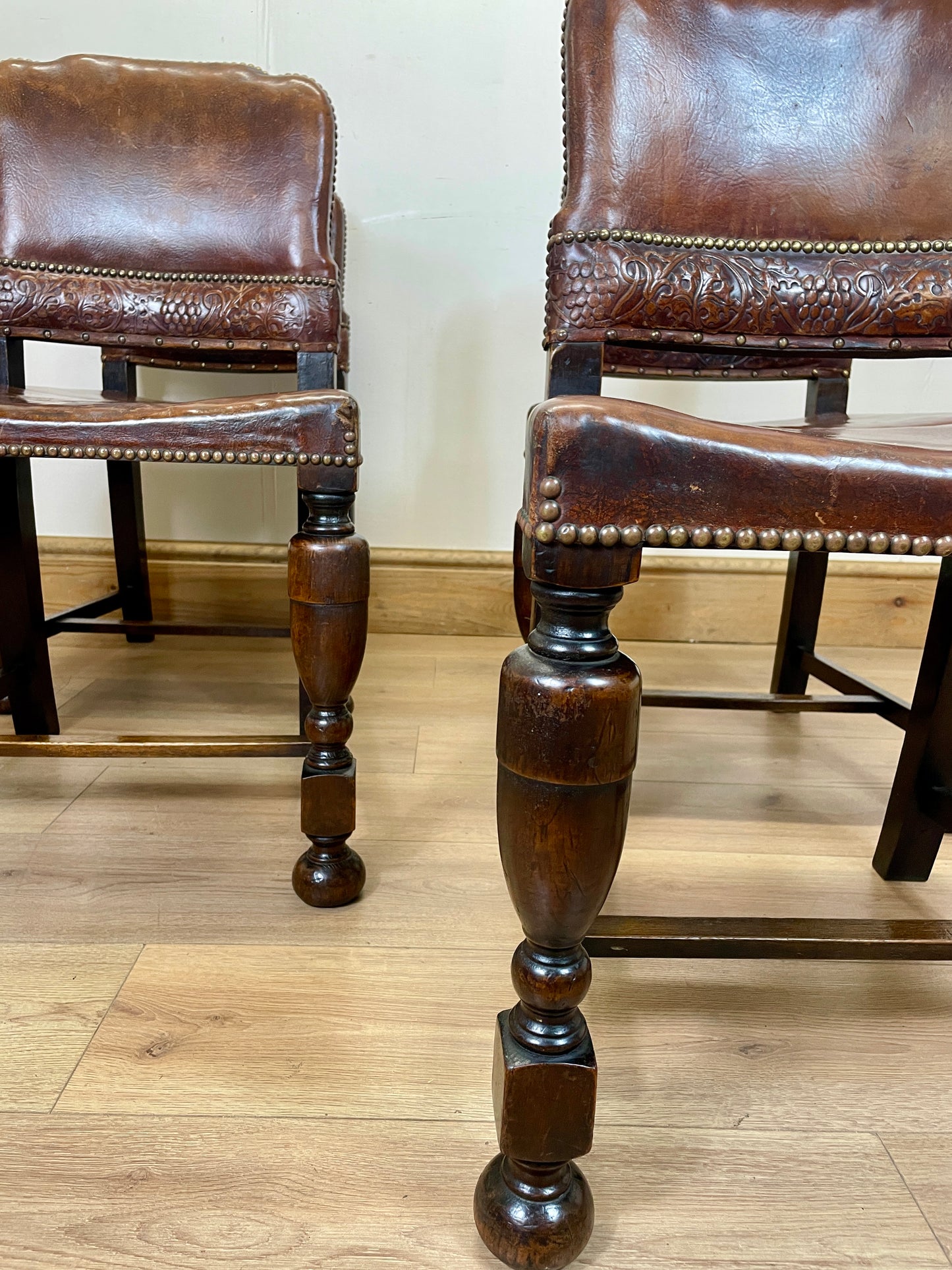 Antique Set of 4 Brown Leather Side Chairs – Arts & Crafts Oak