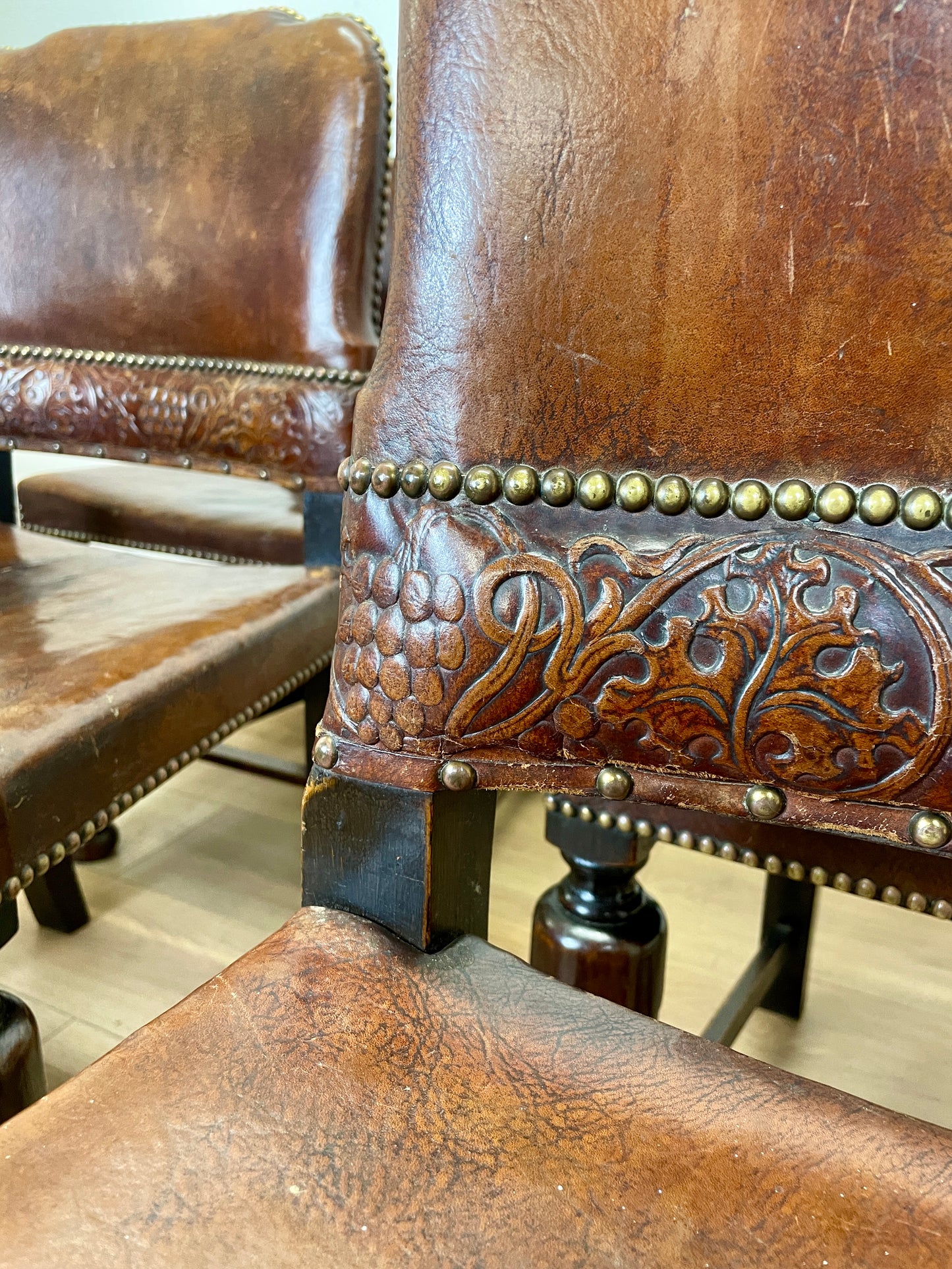 Antique Set of 4 Brown Leather Side Chairs – Arts & Crafts Oak
