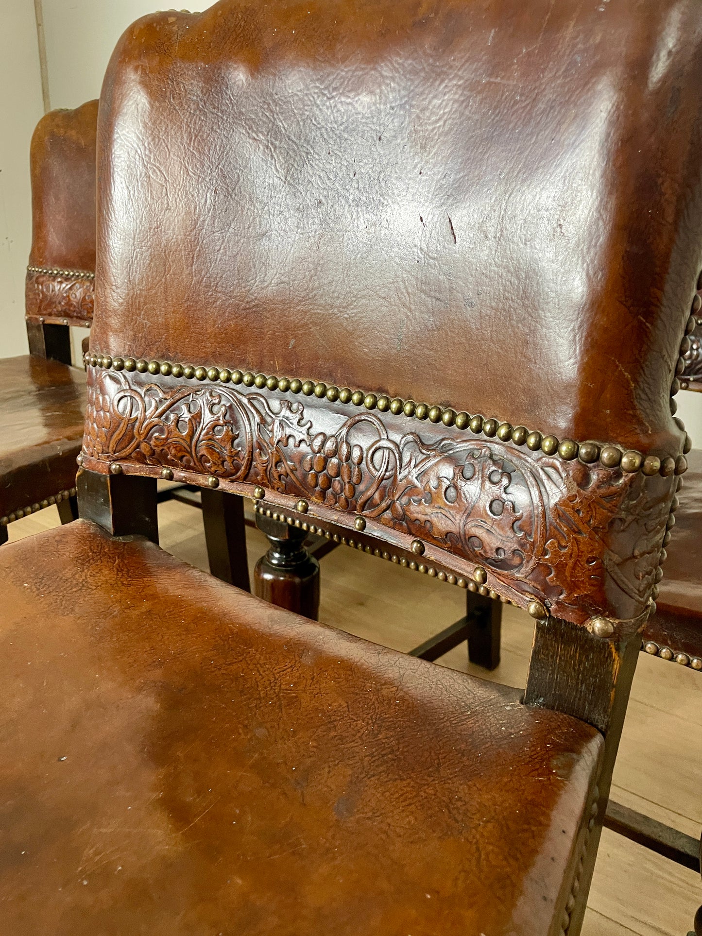Antique Set of 4 Brown Leather Side Chairs – Arts & Crafts Oak