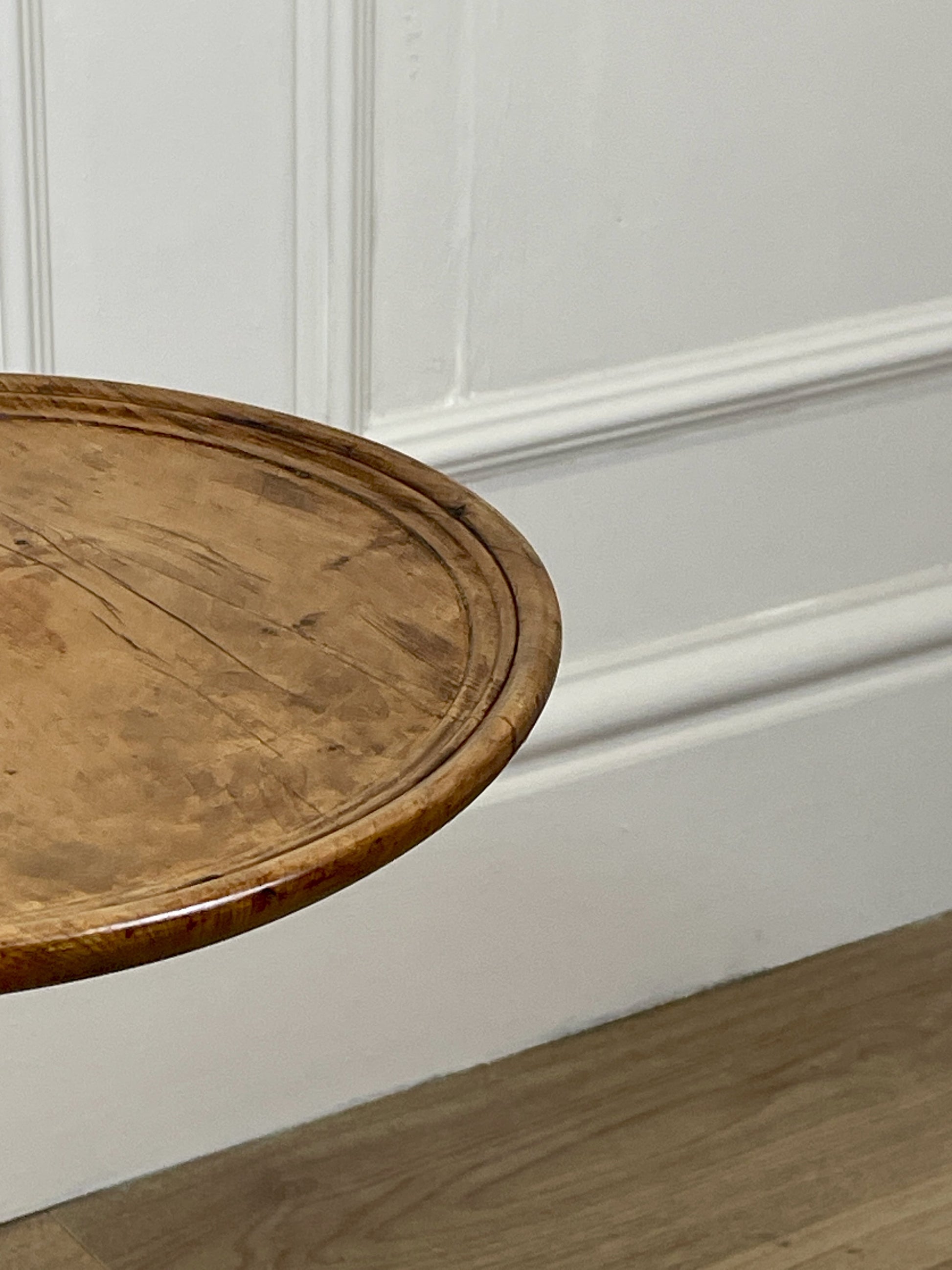 Antique yew wood small wine table with circular top and turned base