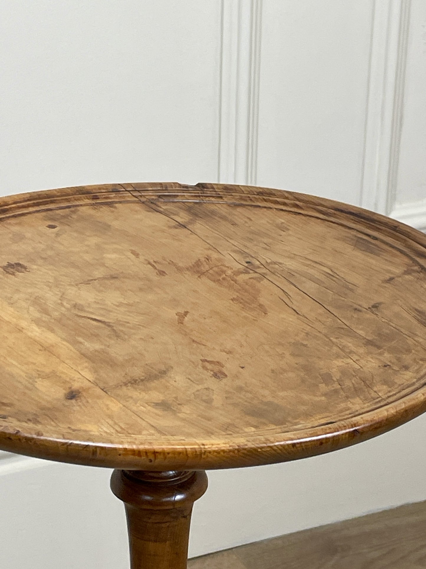 Antique yew wood small wine table with circular top and turned base